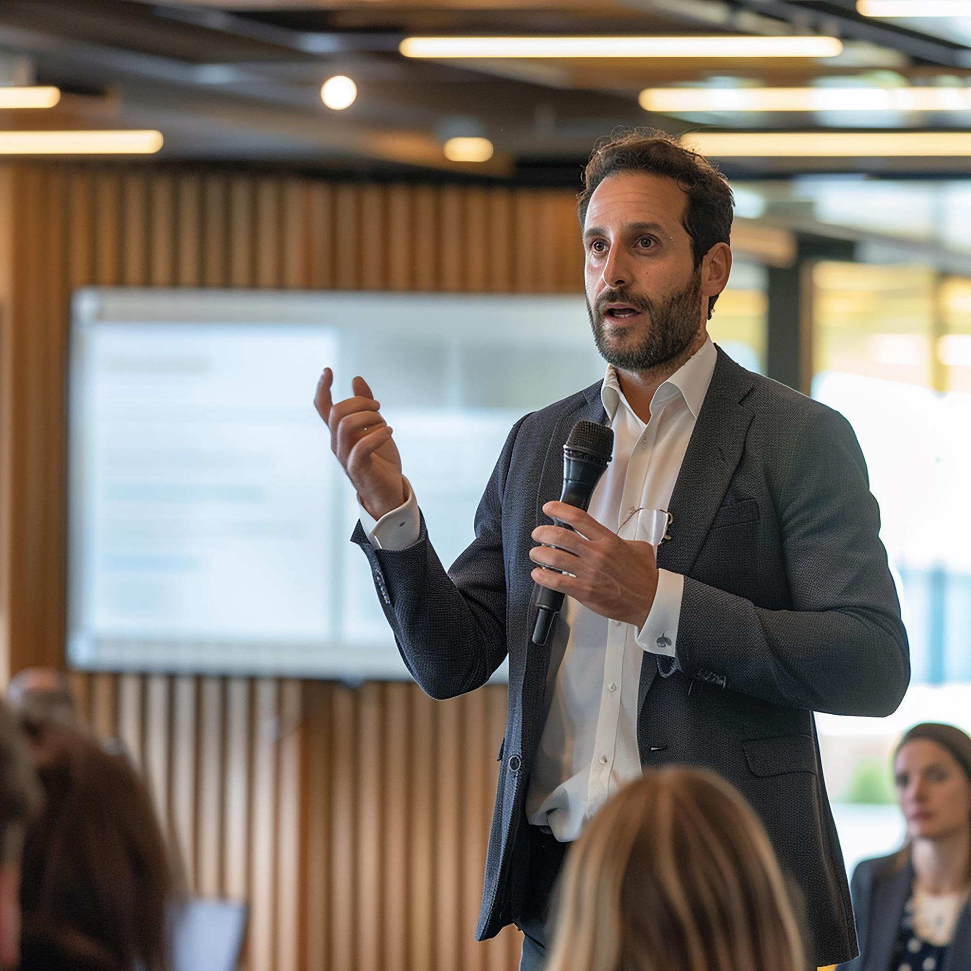 Master The Art Of Public Speaking - From Fear To Confidence episode artwork