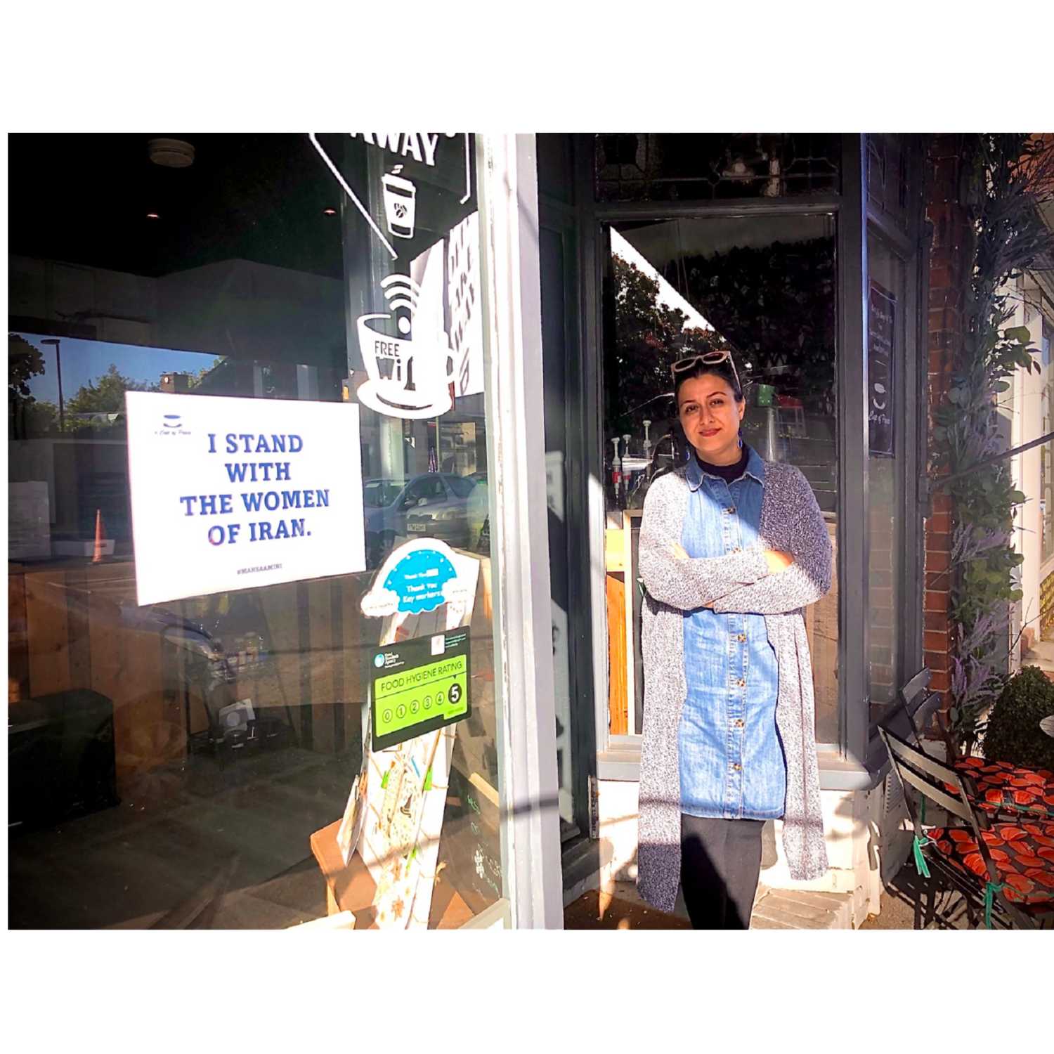 یک خانواده معمولی خوشبخت یک خانواده معمولی خوشبخت