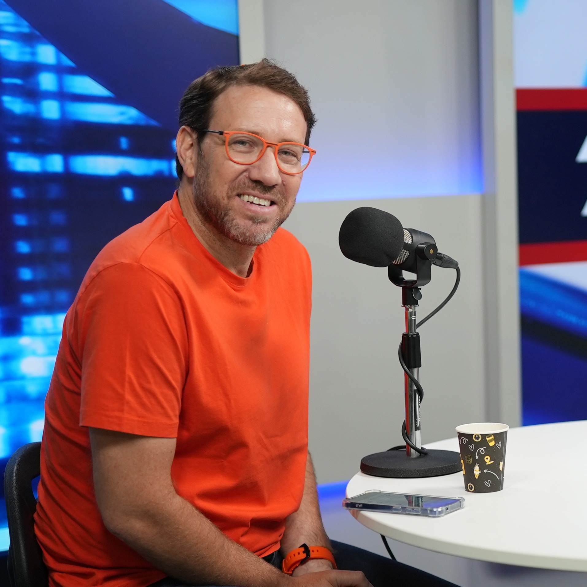 ה'כתום' מגיע לאולפן ערוץ 7: הדר מילר מארחת את יהודה שלזינגר