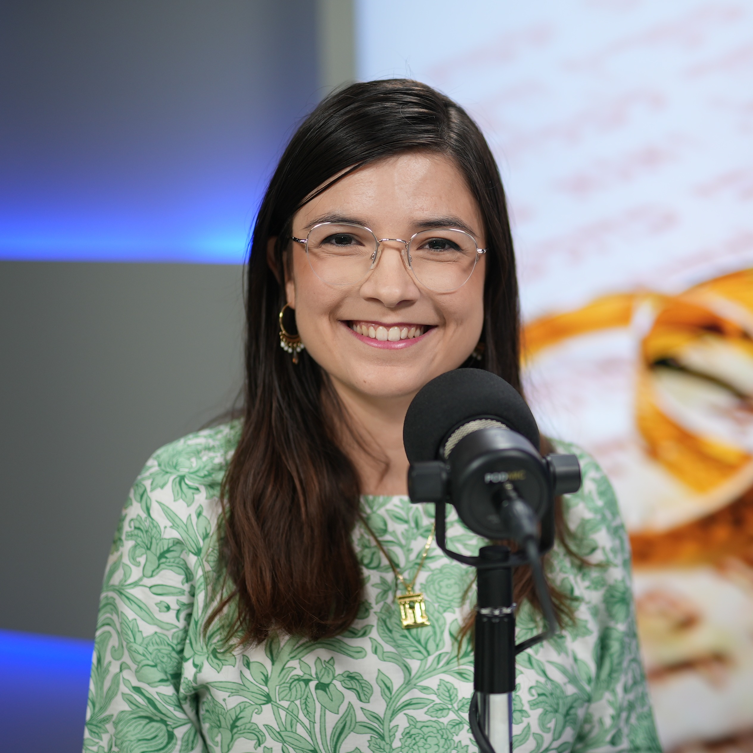 יצאה לשוק בשמלת כלה לחפש חתן והציפה שיח | ד"ר חנה קטן מארחת את אליאור שריג