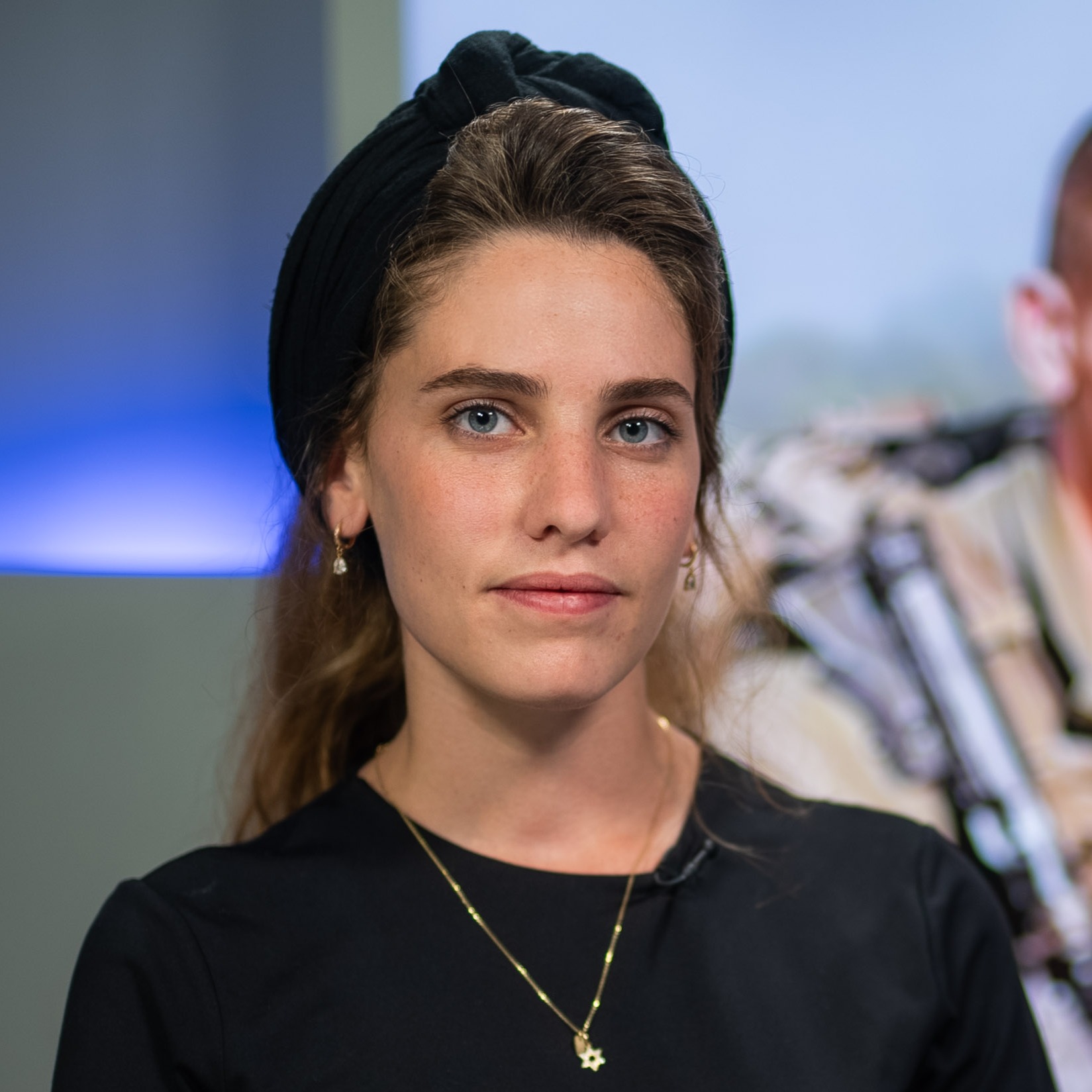 סיפורו של איתן אוסטר ז"ל: "האח הקטן שהיה תמיד ראשון בשדה הקרב" | ד"ר חנה קטן מארחת את מיתר אוסטר-עיני