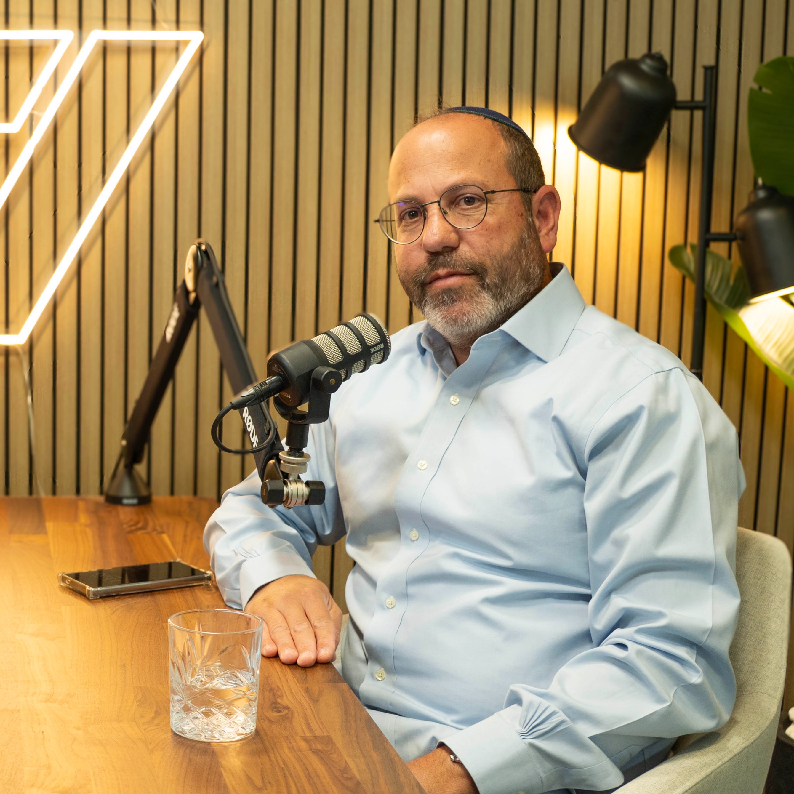 הפודקאסט של הדר מילר: צביקה מור - בין דאגה אישית לתפקיד לאומי