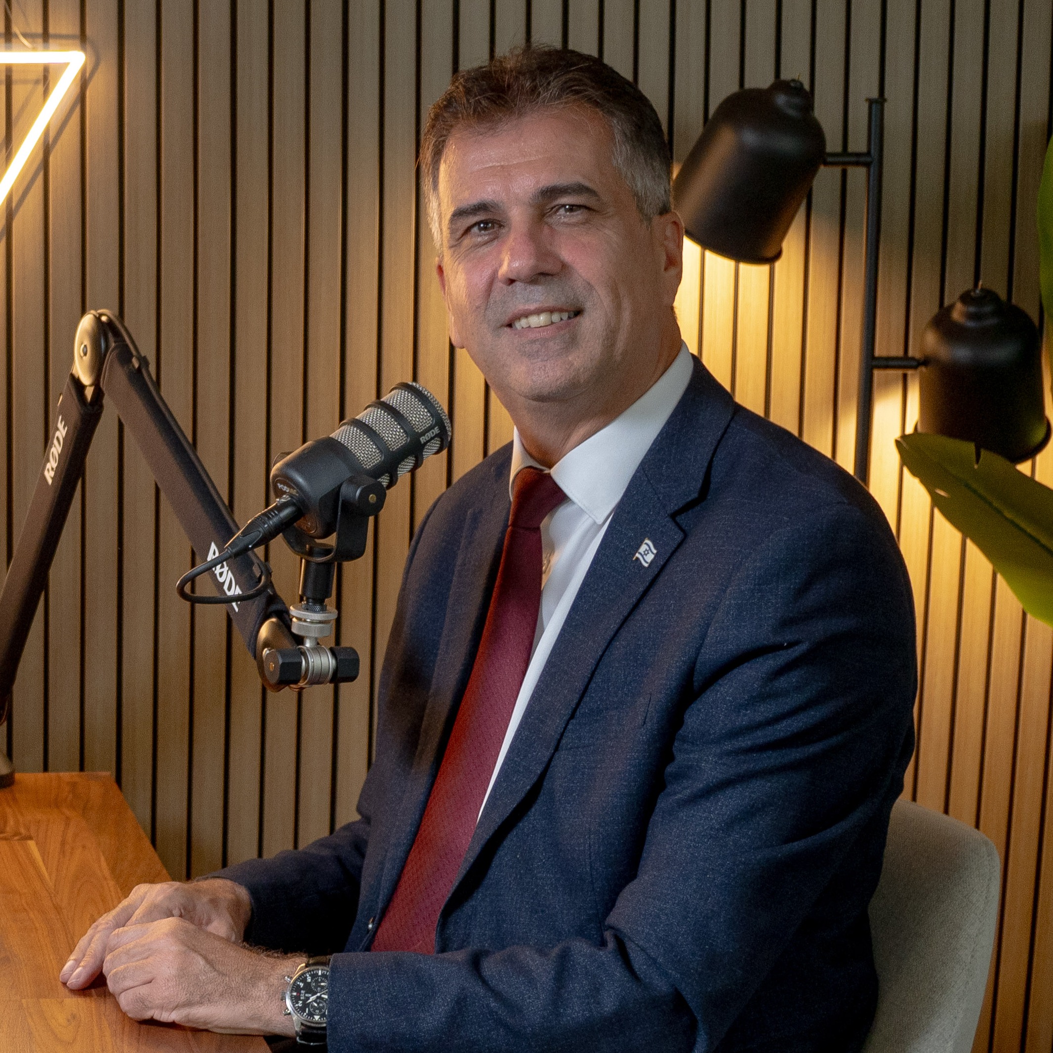 הפודקאסט של הדר מילר: מהילדות בדירת עמידר בחולון לשולחן הממשלה