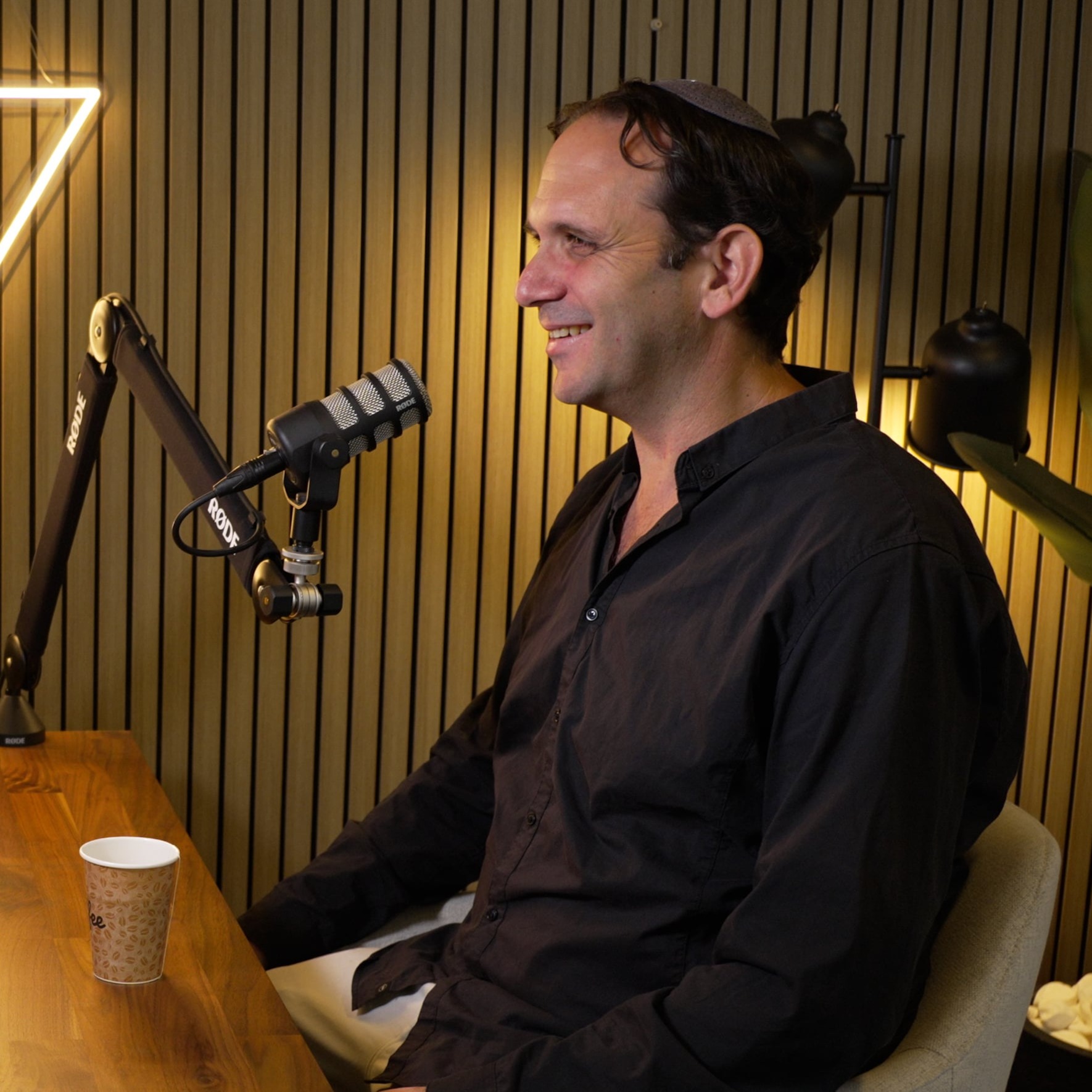 הפודקאסט של הדר מילר: האיש שהחליט להפסיק להתנצל וללמוד מהשמאל