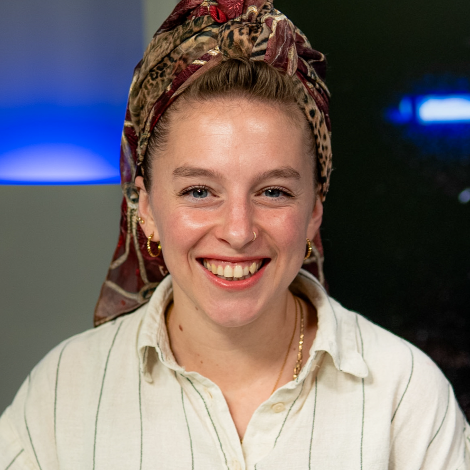 געגוע, עומס נפשי ושליחות: החיים לצד קצין בקבע | ד"ר חנה קטן מארחת את נעמי אטדגי