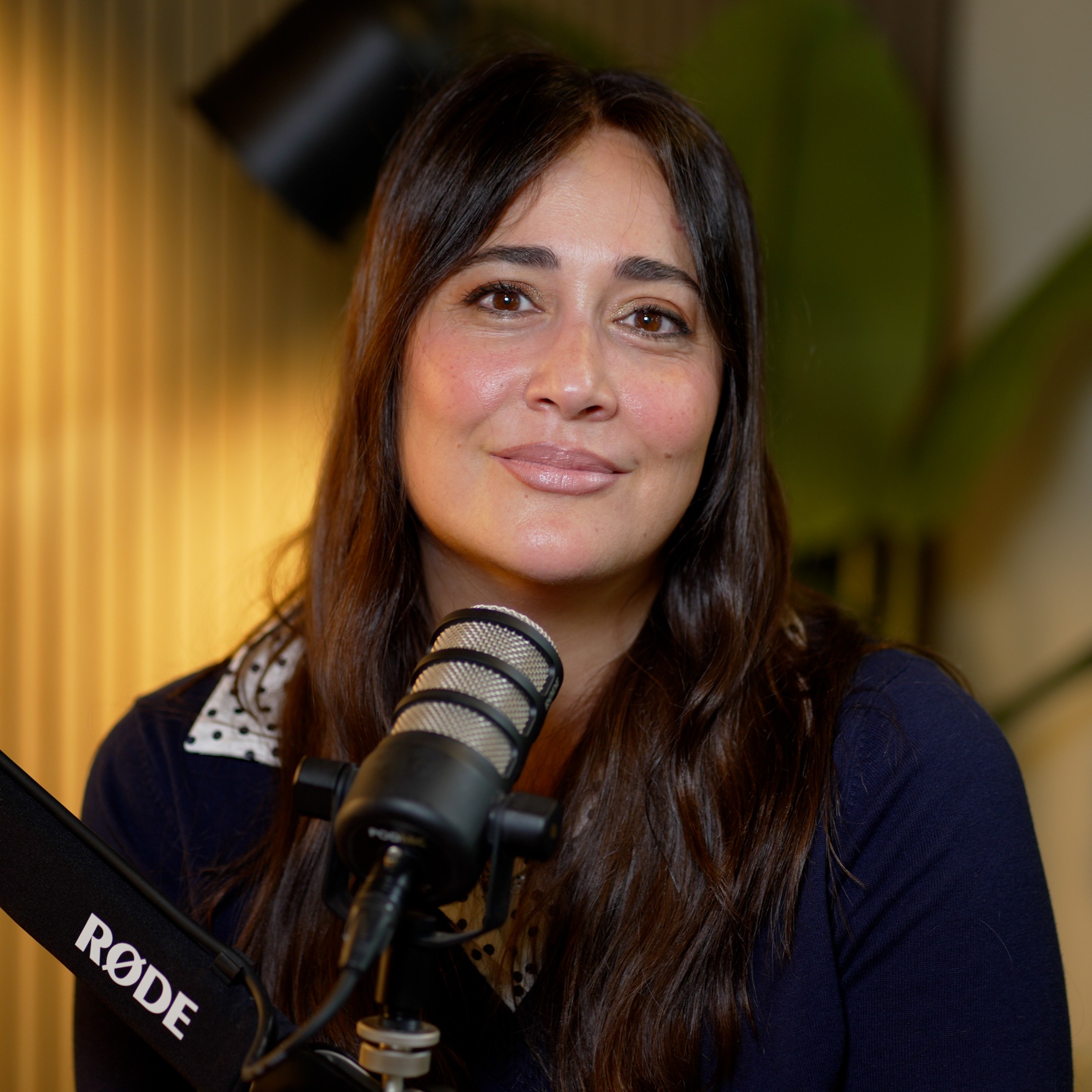 "זה היה או ציפרלקס - או תניא": דנה ורון חושפת בפודקאסט של הדר מילר את הרגע ששינה את חייה