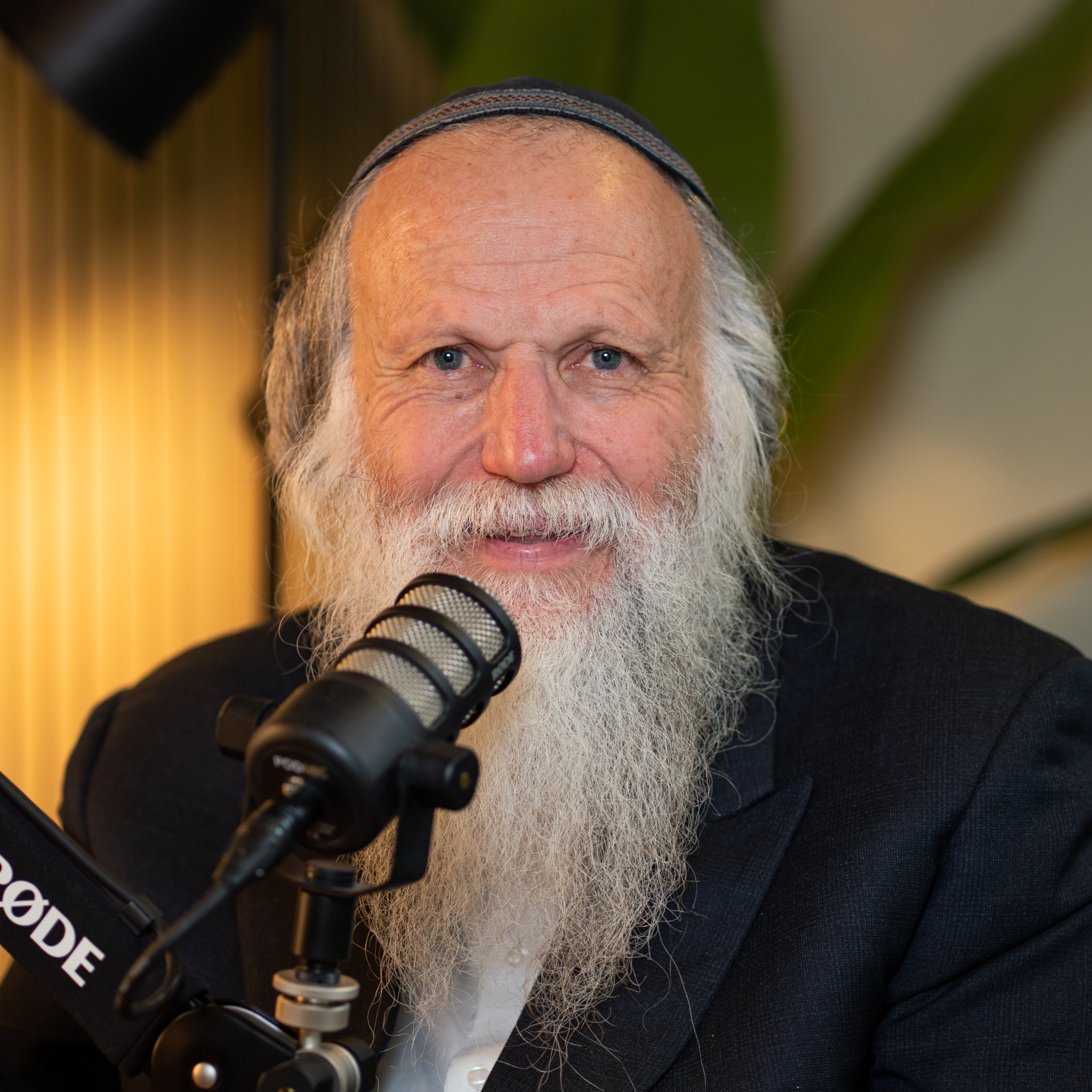 הרב יהושע שמידט: ניצלתי משני פיגועים, הצבא מצא 28 קליעים | הפודקאסט של דביר עמר