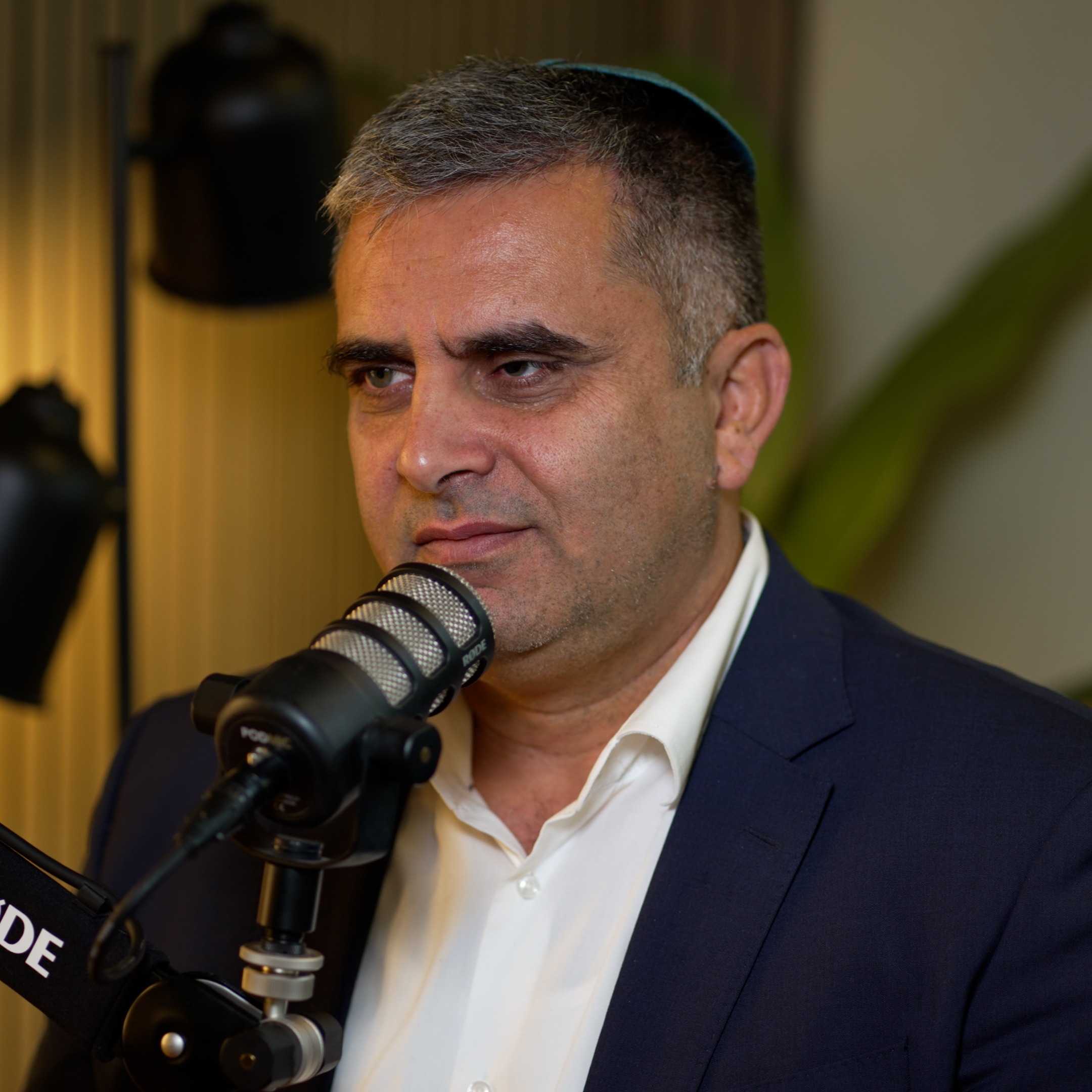 הפודקאסט של הדר מילר | לוקח אחריות: מקרב קבר יוסף ועד לשולחן הממשלה