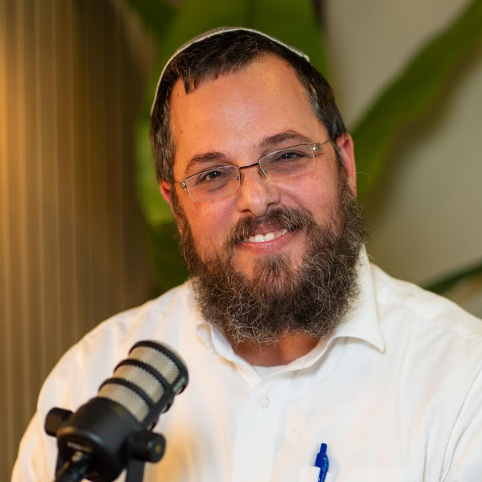 הפודקאסט של דביר עמר | הטלפון ששינה את חייו של הרב דני סגליס