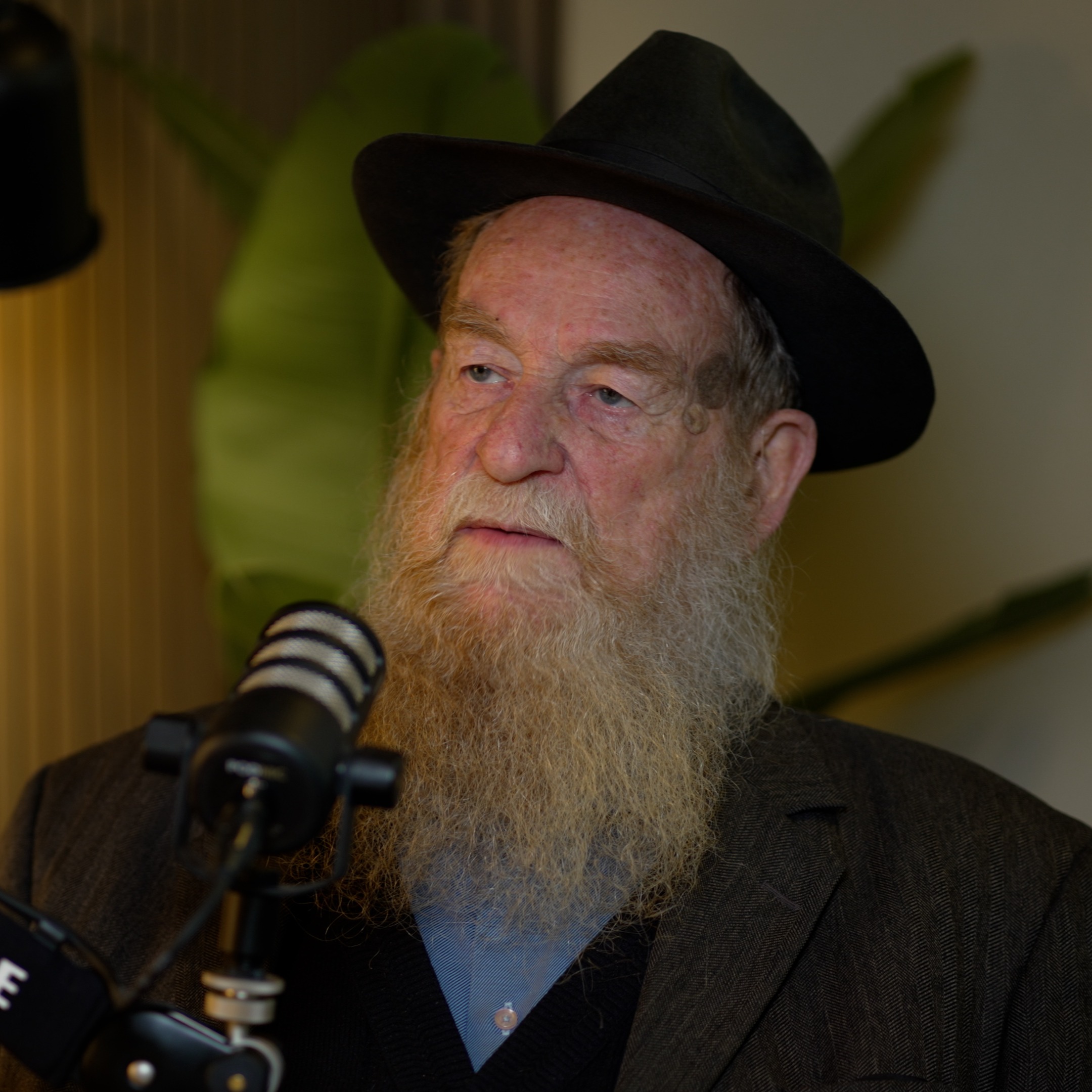 הרב איסר קלונסקי: חייבים אחדות פוליטית, אחרת נמחק את עצמנו | הפודקאסט של דביר עמר