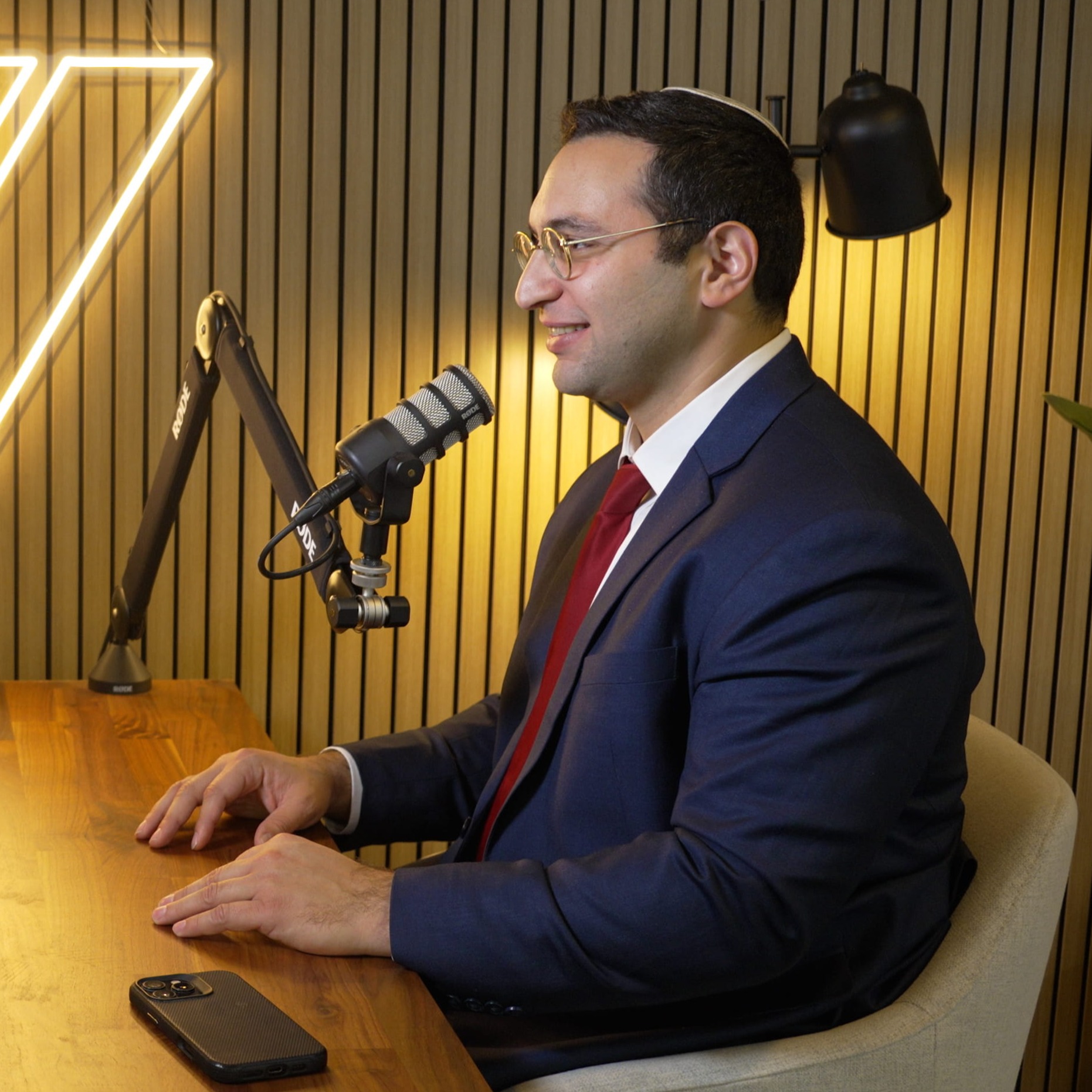 הפודקאסט של הדר מילר | השר יצחק וסרלאוף לא נכנע לאיומים