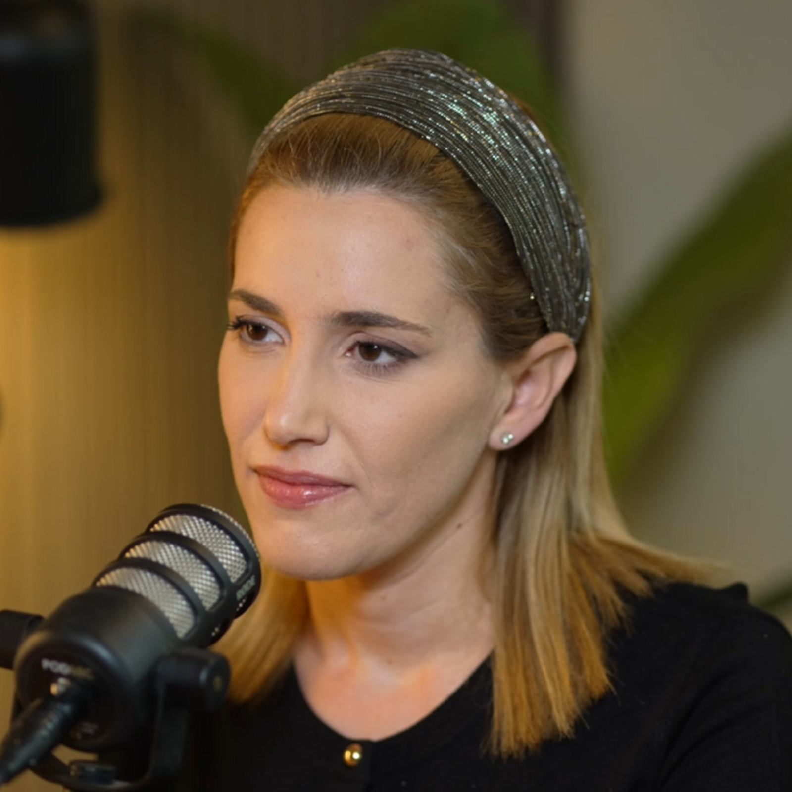 הפודקאסט של הדר מילר | טל מאיר מספרת על המחיר האישי, האידיאולוגיה והשליחות מאחורי המצלמה