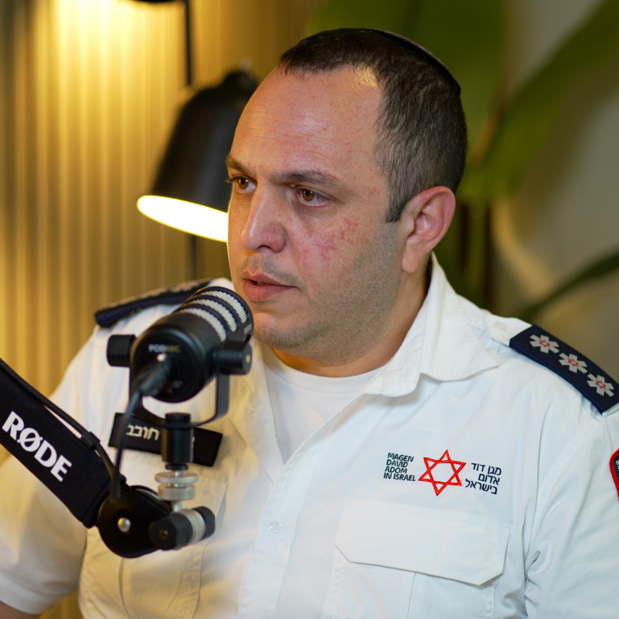 מנהל מד"א מרחב ירושלים: "המשימה שלנו היא להציל חיים, נקודה" | פודקאסט הרפואה של ערוץ 7