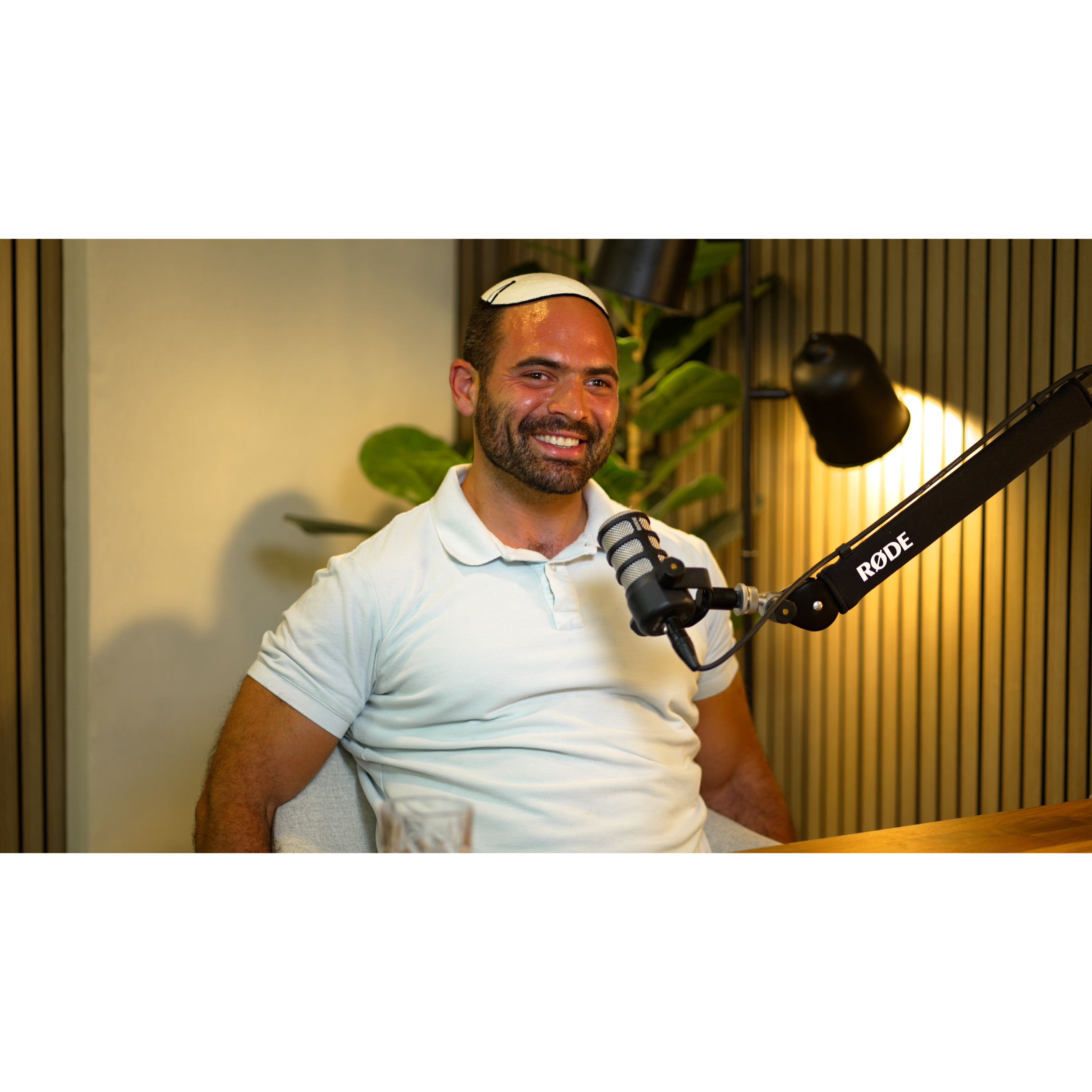 מהחושך אל העשייה: המסע יוצא הדופן של יאיר עמר | להכיר מקרוב- פרויקט 252 episode artwork