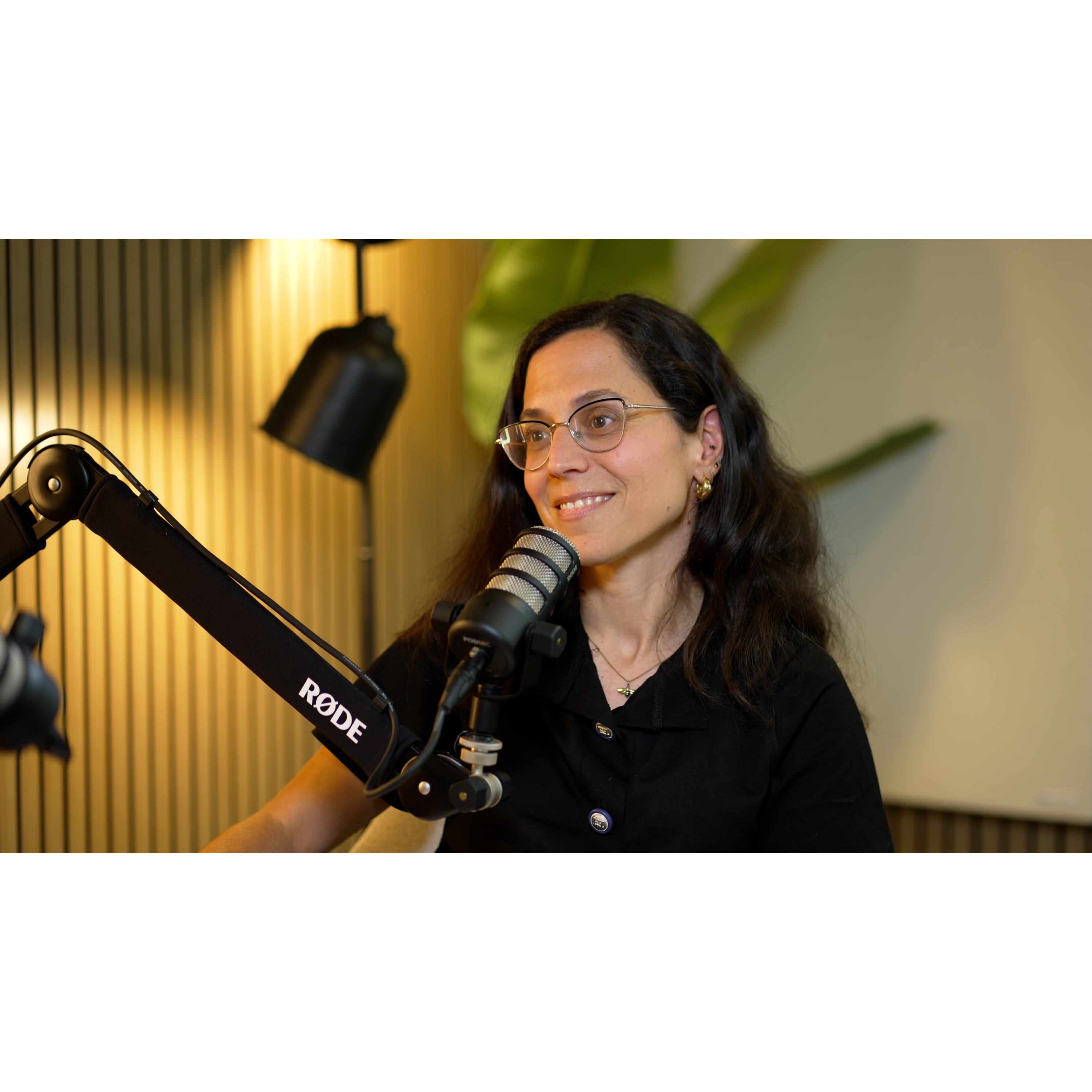 פודקאסט "חוקה רזה" | כך אפשר לצאת ממעגל הקיטוב: יהודה יפרח משוחח עם ד"ר רעות פינגר דסברג episode artwork