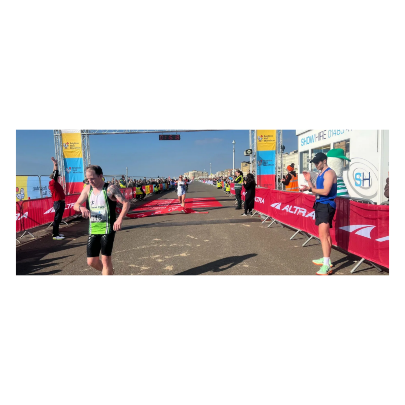 Le semi-marathon de Brighton s'excuse après avoir donné aux coureurs des gobelets d'eau usagés episode artwork