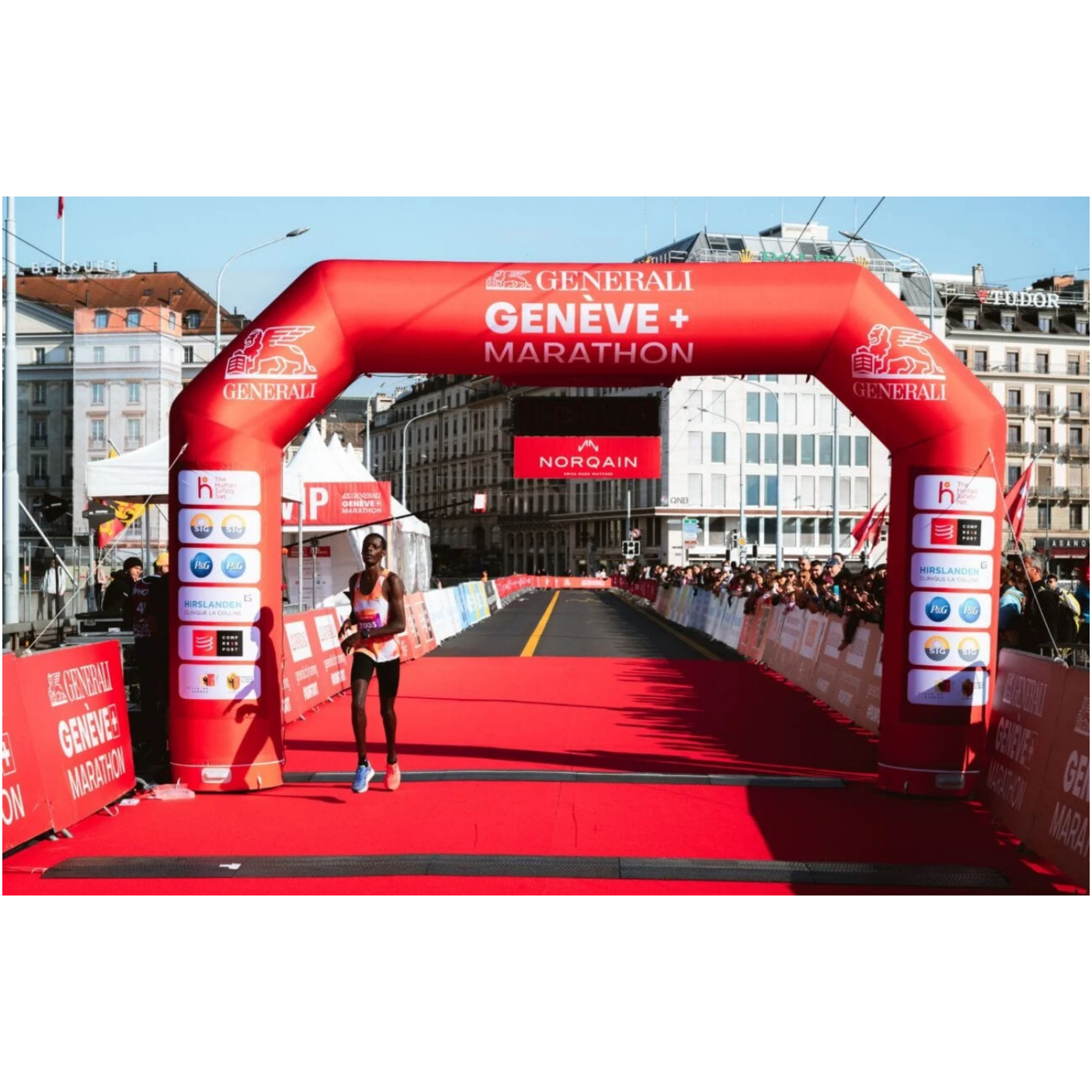 Brian Kipchumba termine 2e du Semi-Marathon de Genève 2025 avec des chaussures dépareillées : une performance insolite sans sponsor