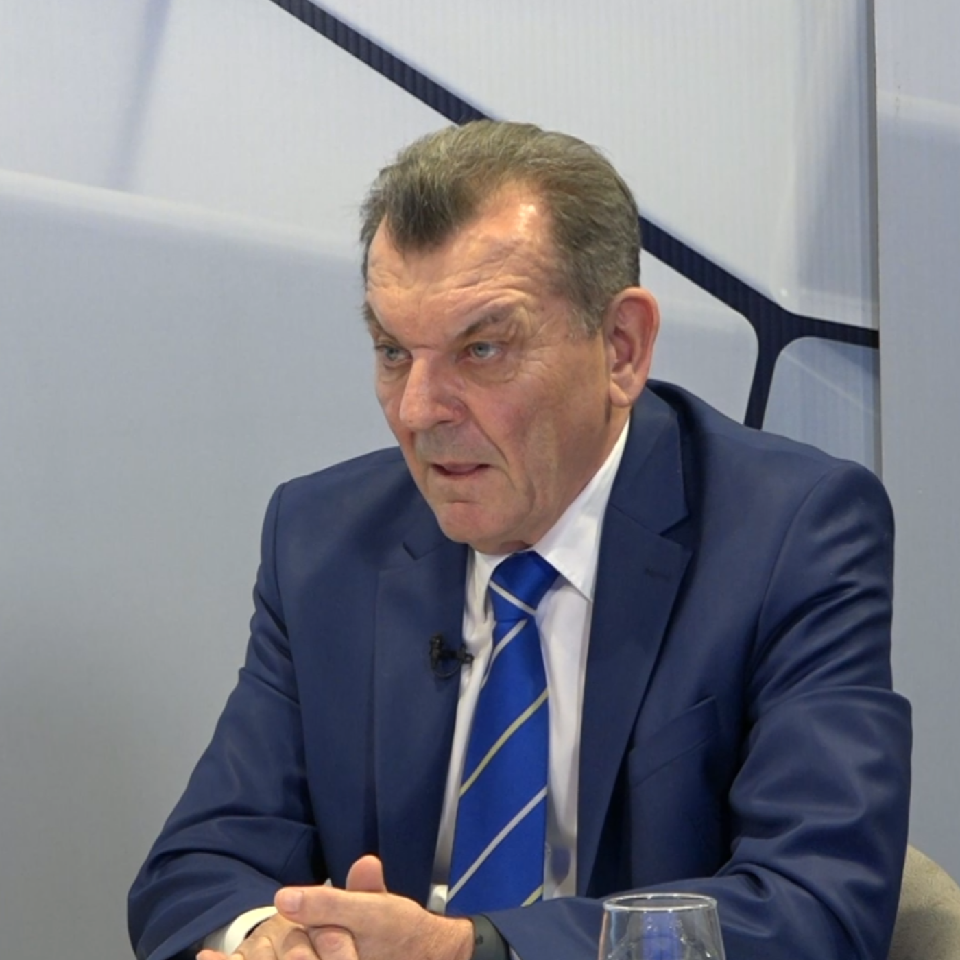 Dr. Mirsad Đugum: Politika diktira ko će biti direktor bolnice, mladi ne trebaju ići iz BiH