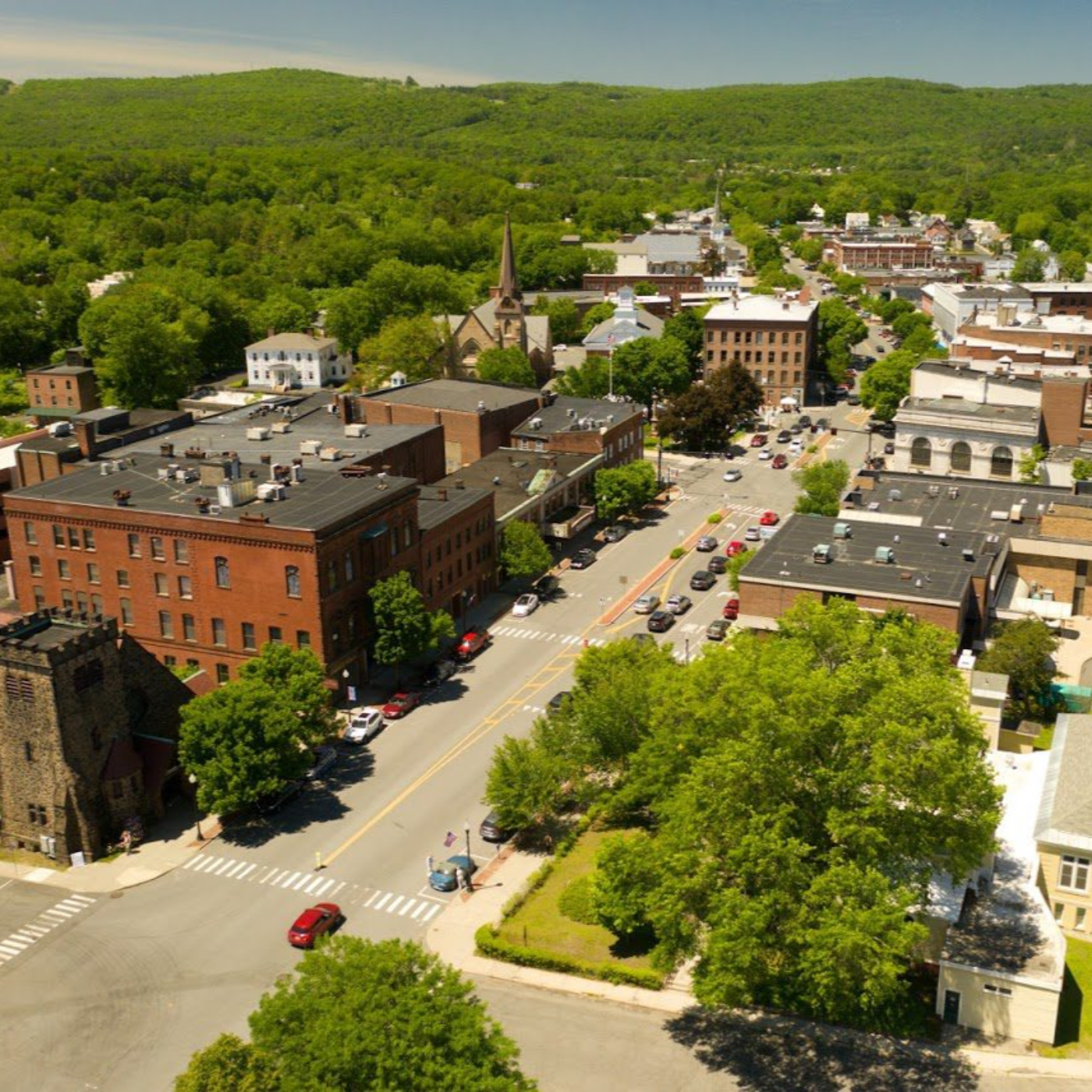 63 - Denise Schwartz Hosts Thinking About a Move?  Marsha and Norm Talk About How They Made a Move to a Place Where They Knew No One and Took Steps to Become Connected to a Town Where Everyone (Almost!) Knows Their Names episode artwork