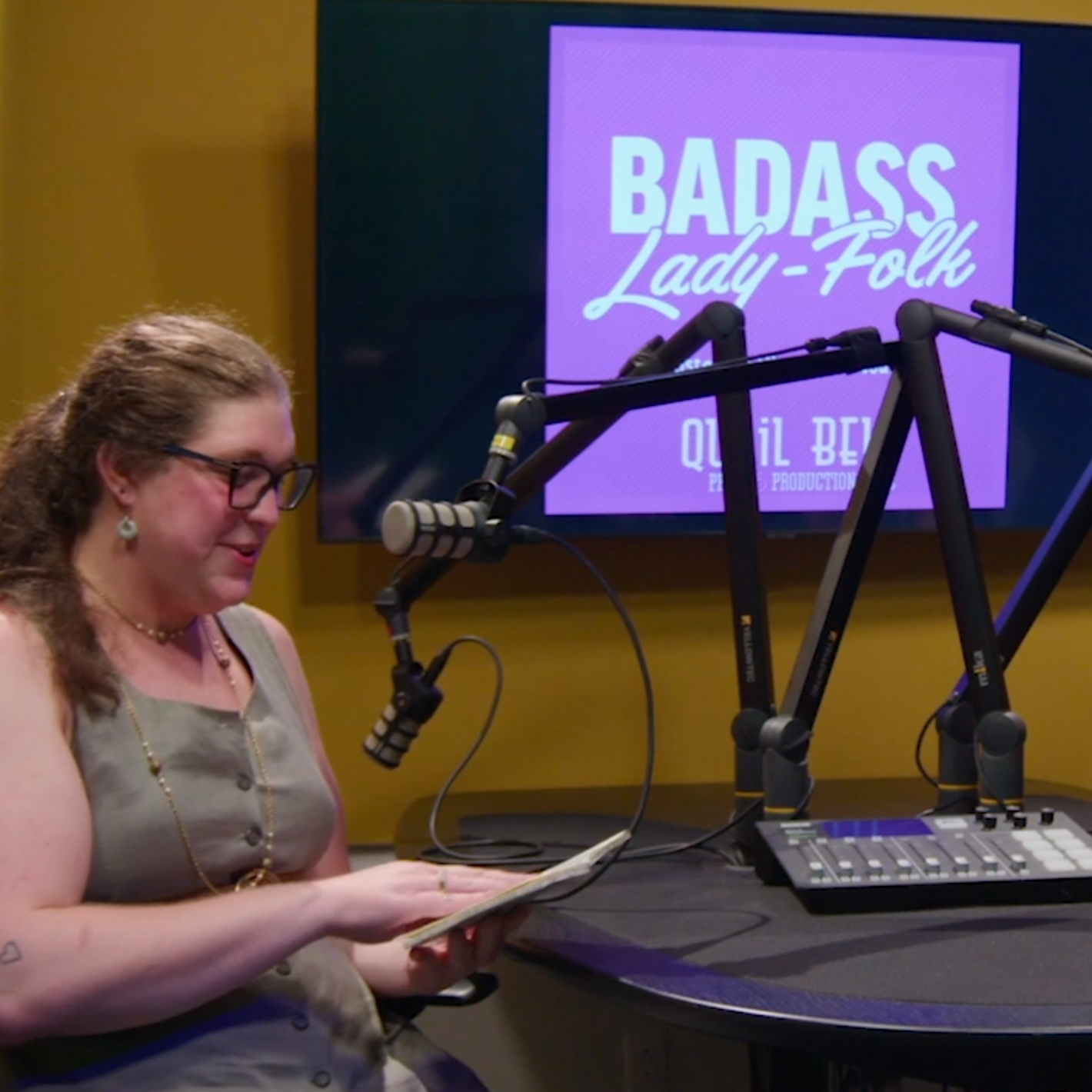 Badass Lady-Folk