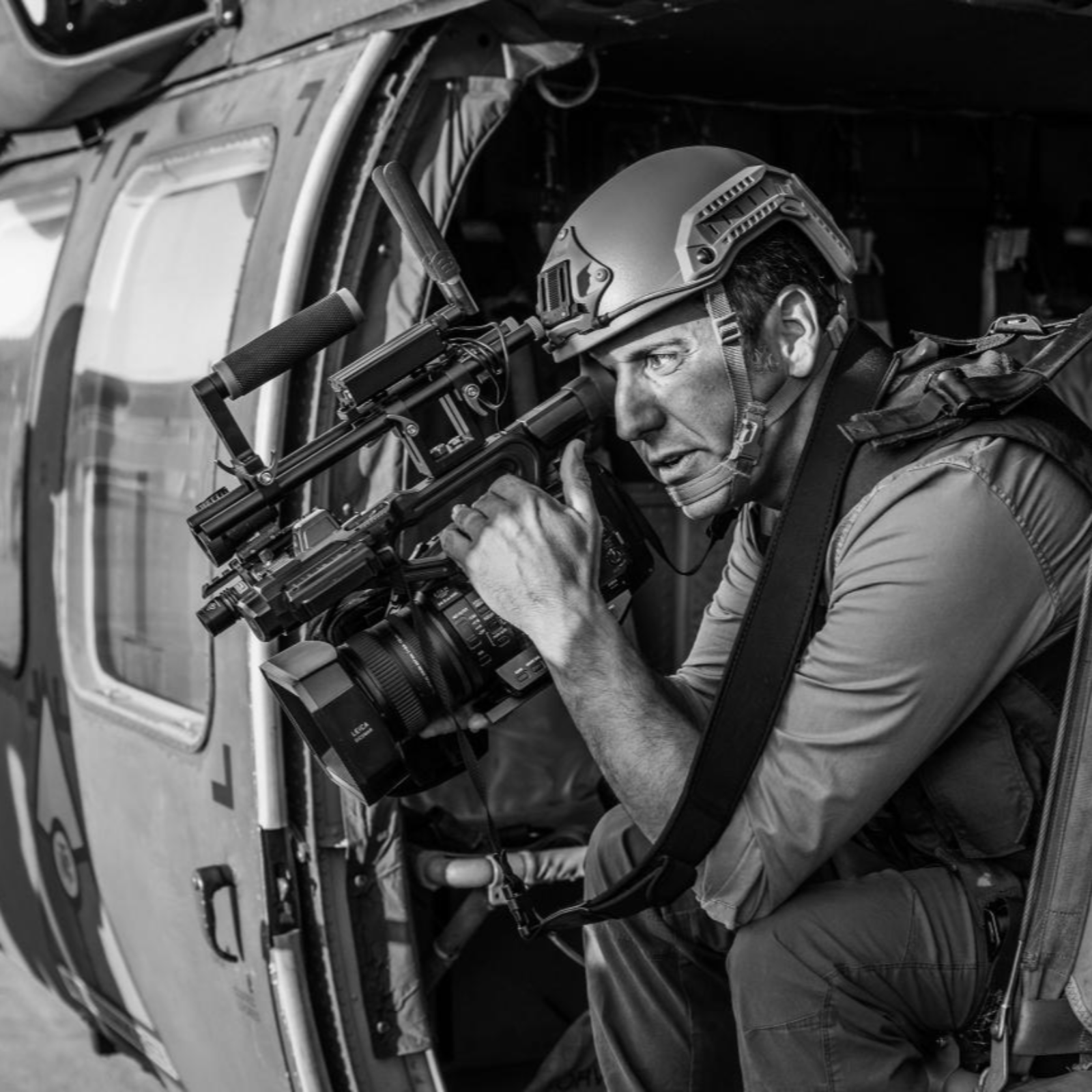 Chris Robishaw II (Landmine Removal in Ukraine, Human Performance and Drone Warfare) - Episode 1181