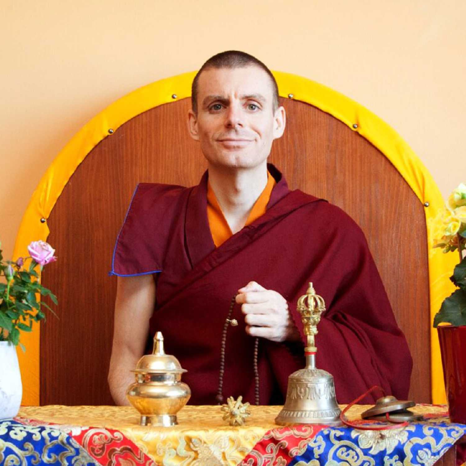 Iluminando el camino - Venerable Lama Rinchen - BUENVIVIR episode artwork