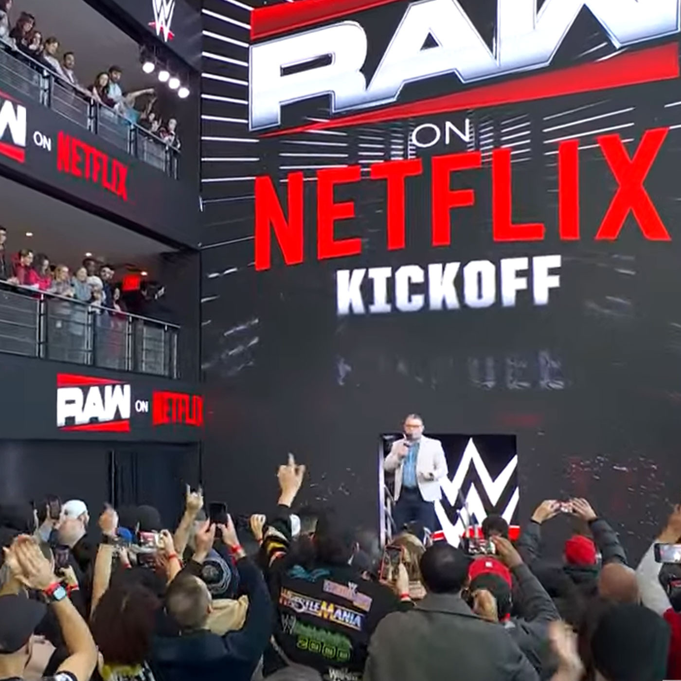 Les premiers matchs sur Netflix : Roman Reigns, Seth Rollins, CM Punk... ! episode artwork