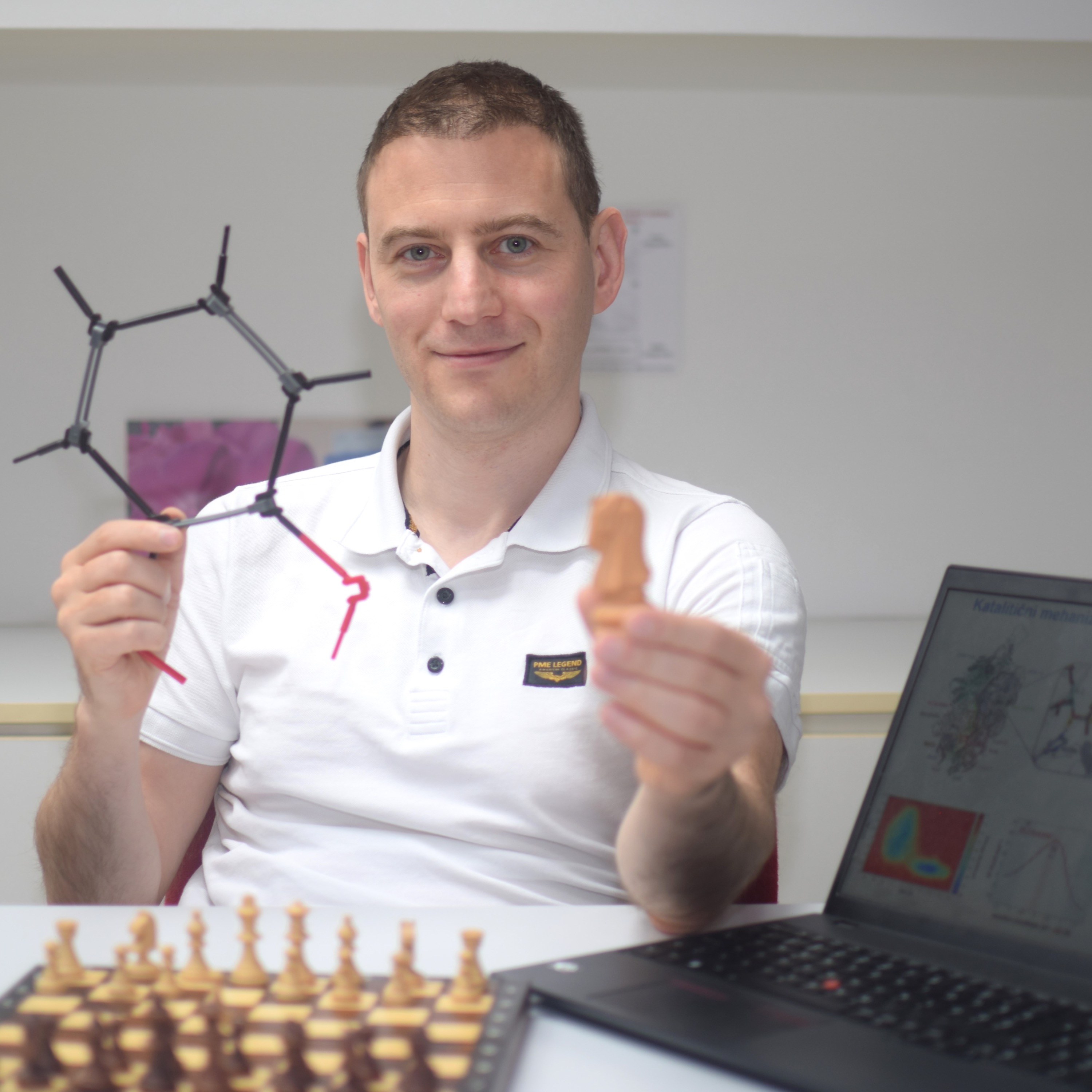 #7: From Molecules to Checkmates: The Art of Science and Chess - Jure Borišek episode artwork