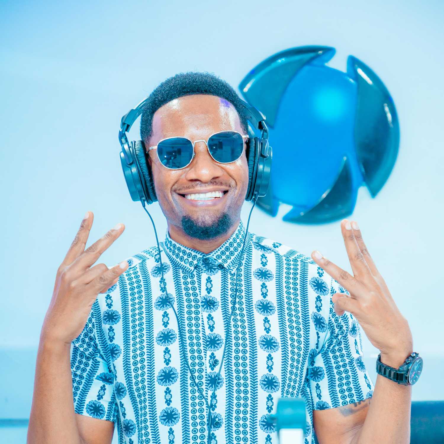 Hit Maker wa Ngoma ya Komando Kwenye XXL | Large Room X Mavokali Hit Maker wa Ngoma ya Komando Kwenye XXL | Large Room X Mavokali