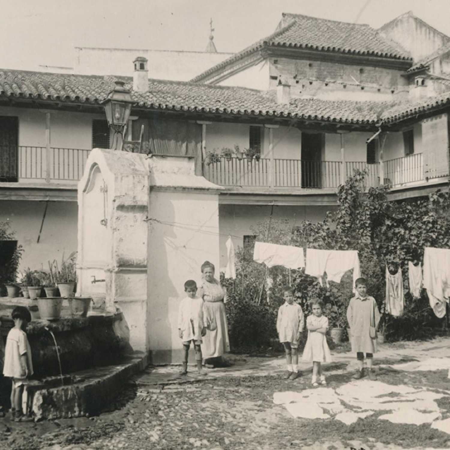 LA PARTERA DE SEVILLA (DIARIO DE UNA REPRESALIADA EN LA FOSA COMÚN DE \