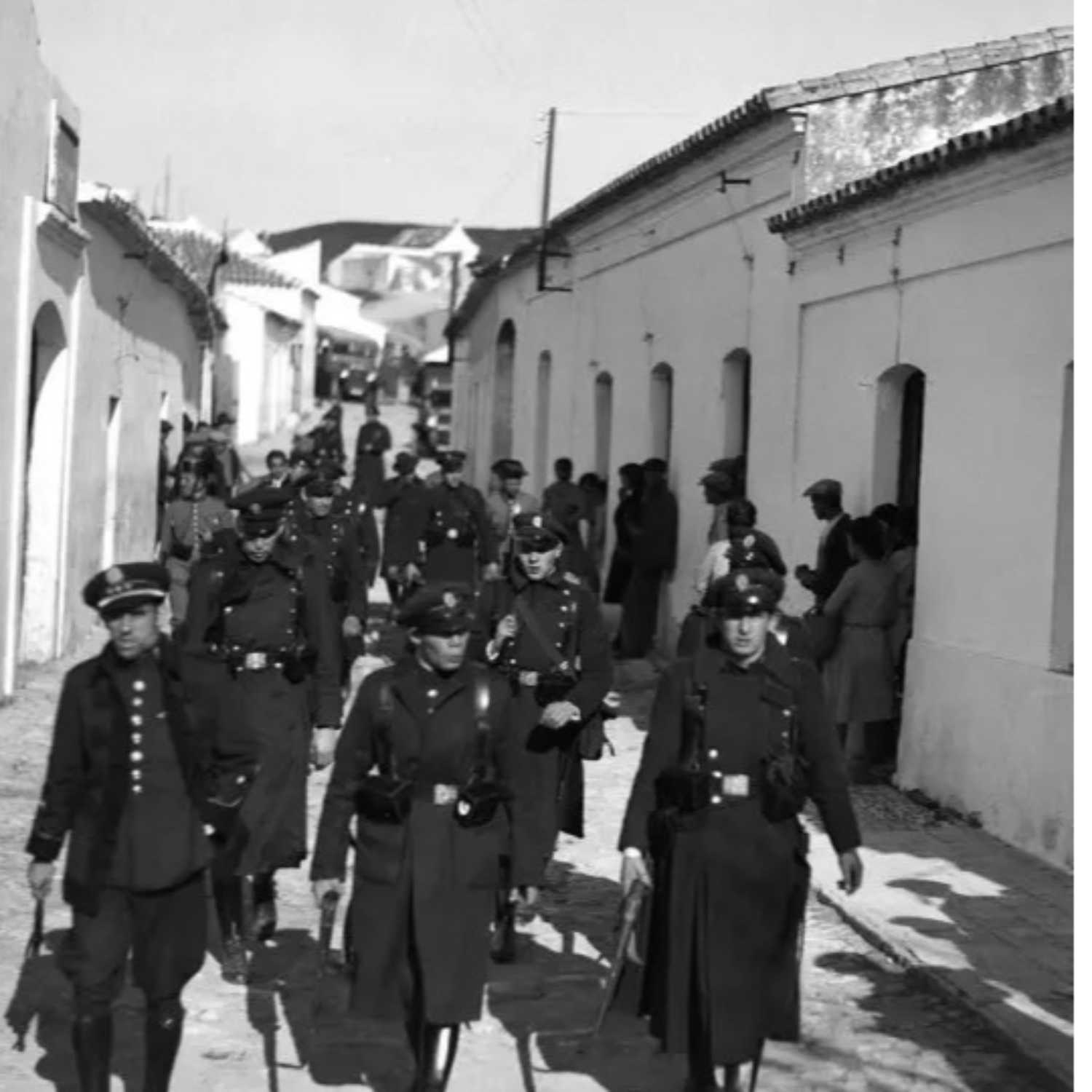 LA PARTERA DE SEVILLA (DIARIO DE UNA REPRESALIADA EN LA FOSA COMÚN DE \