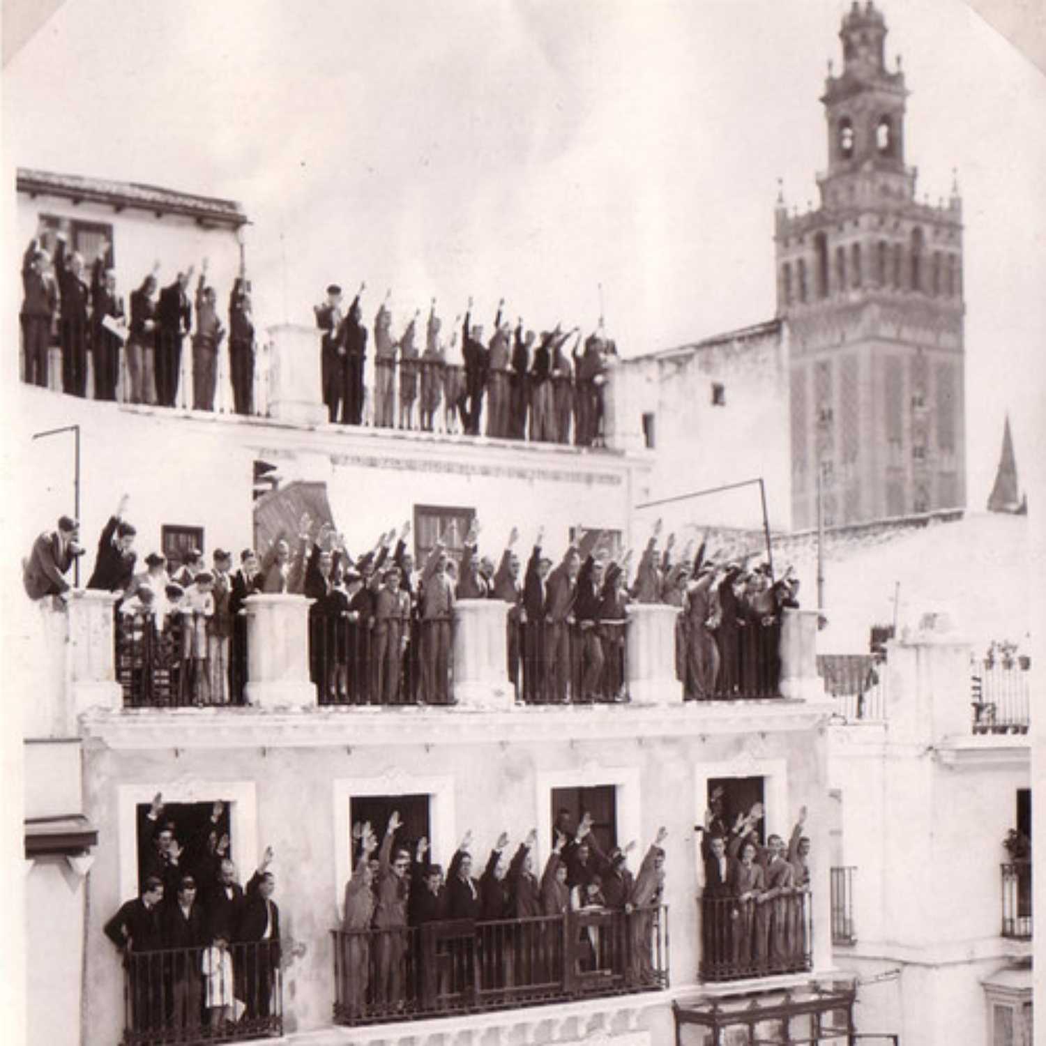 LA PARTERA DE SEVILLA (DIARIO DE UNA REPRESALIADA EN LA FOSA COMÚN DE \