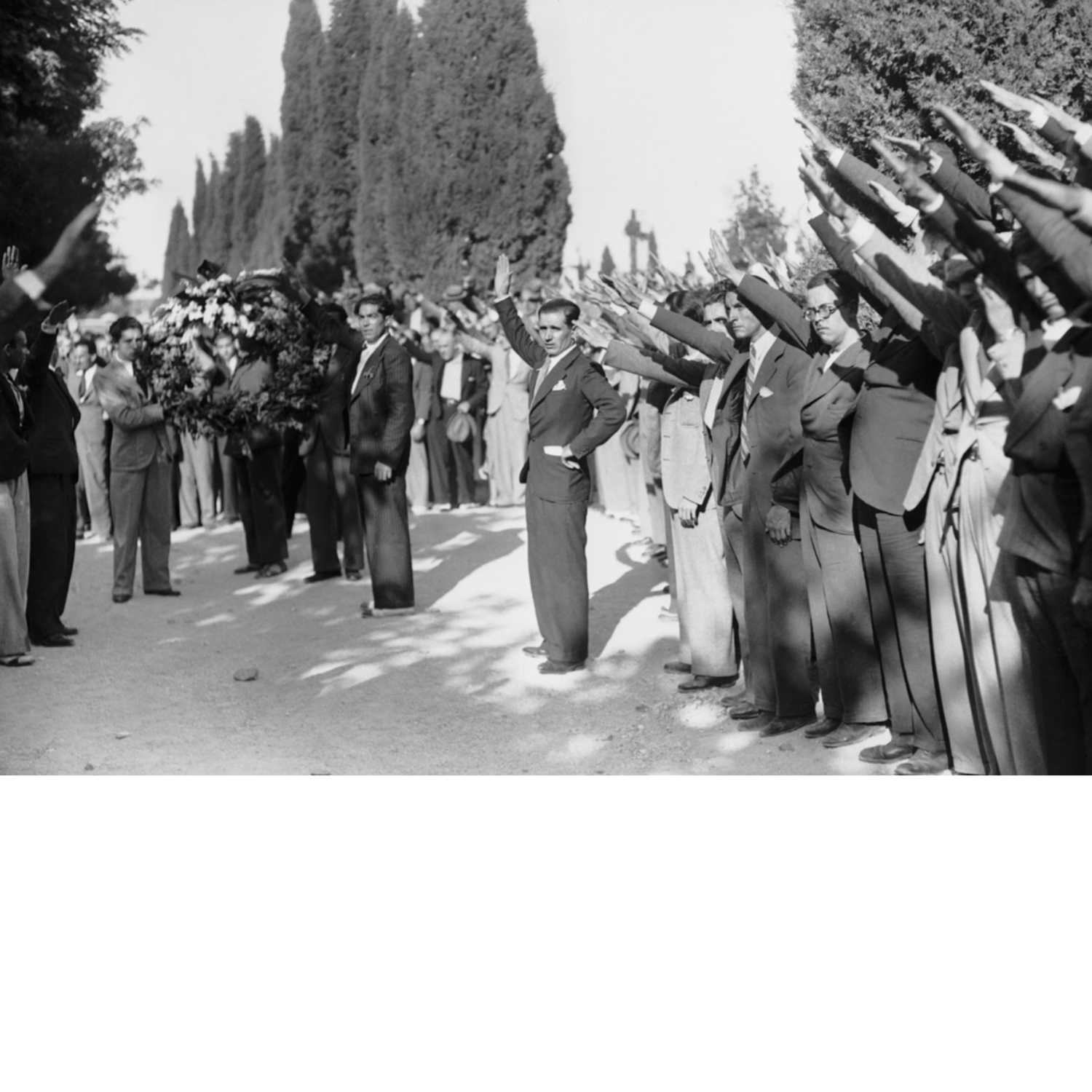 LA PARTERA DE SEVILLA (DIARIO DE UNA REPRESALIADA EN LA FOSA COMÚN DE \