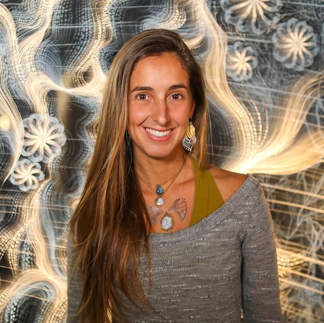 CLAUDIA BUENO - Artist in Light, Sculpture & Sound