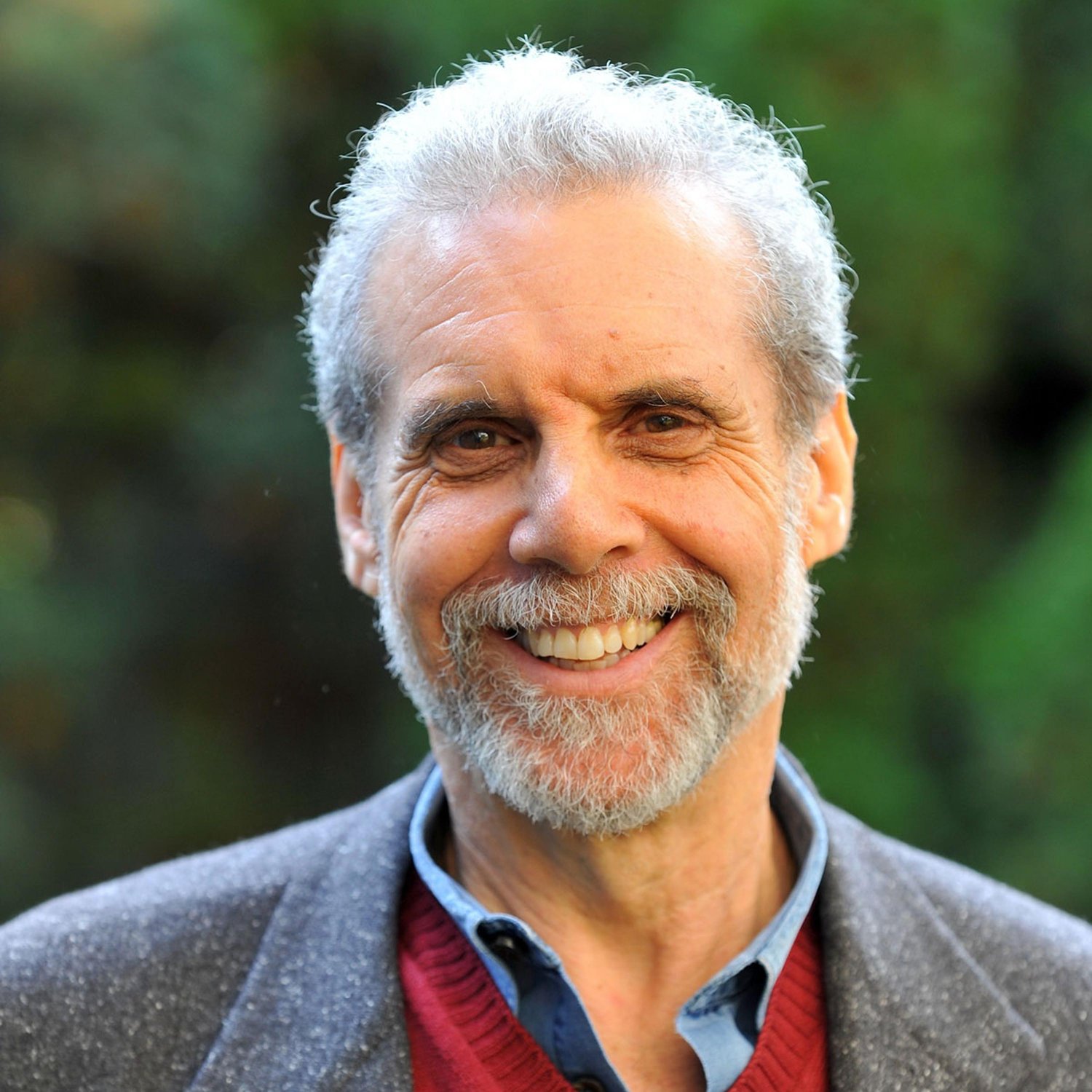 Author of Emotional Intelligence DANIEL GOLEMAN on Focus, Balance & Optimal Living