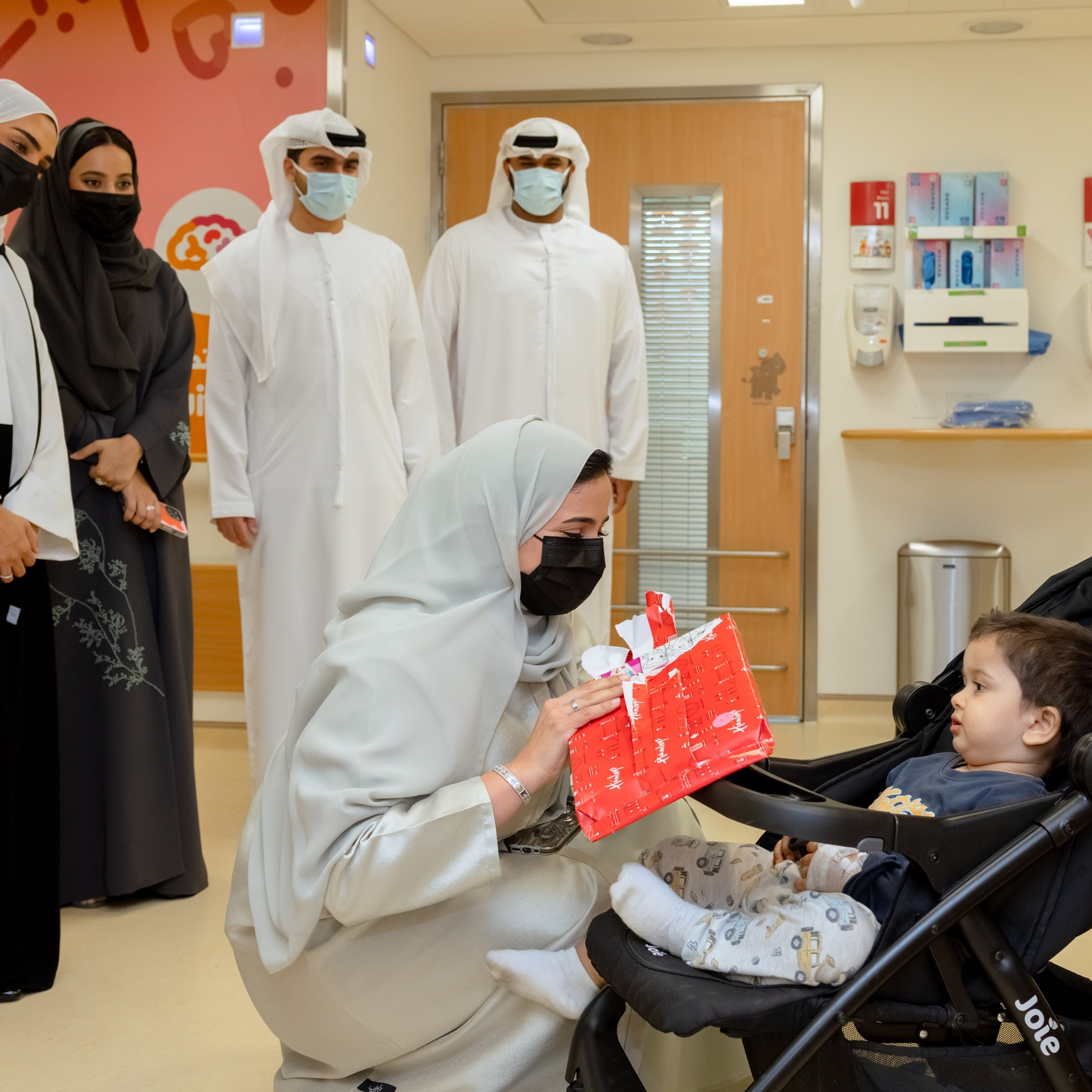ضمن مبادرات "عام المجتمع" مجلس شباب هيئة كهرباء ومياه دبي يرسم الفرحة على وجوه أطفال مستشفى الجليلة  episode artwork