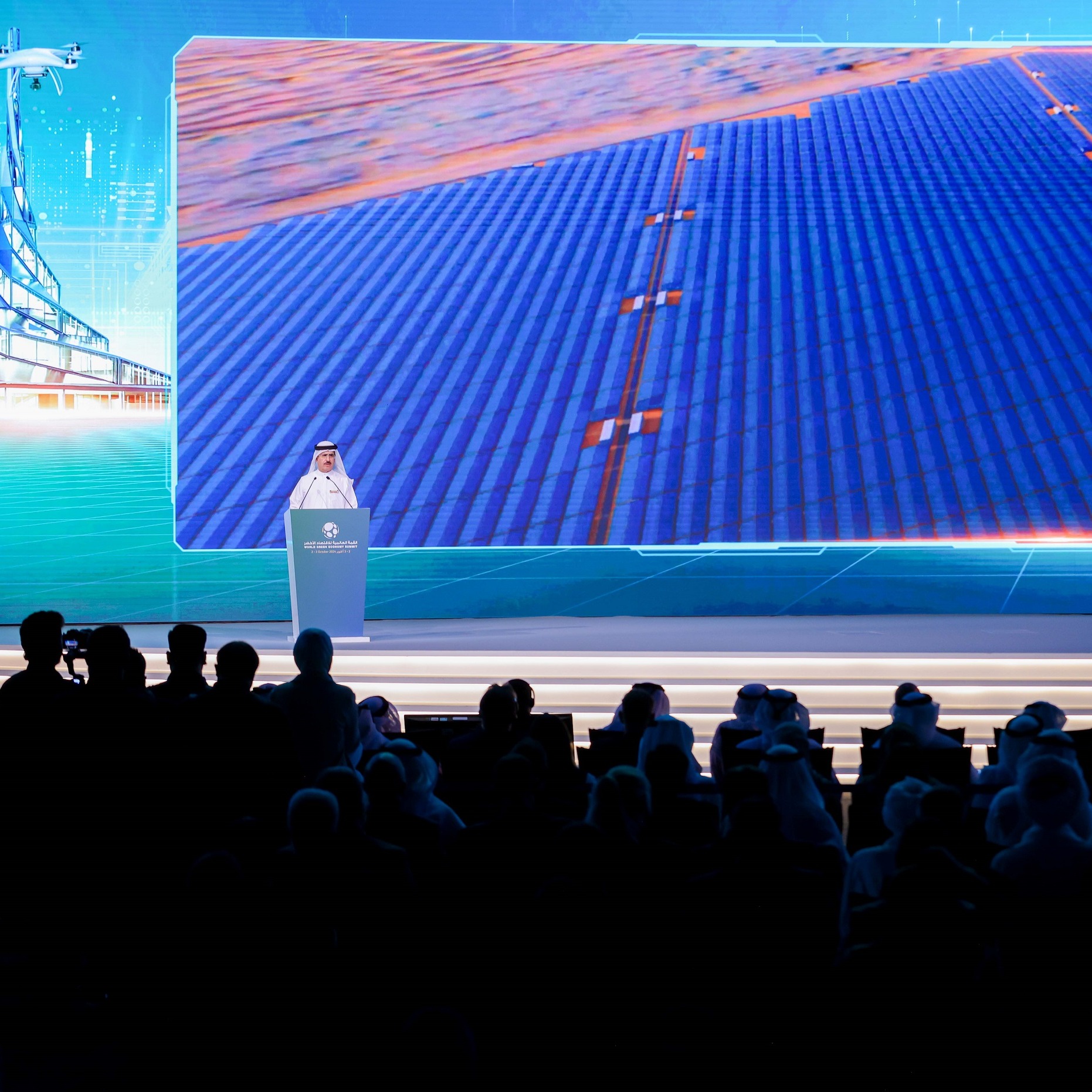 القمة العالمية للاقتصاد الأخضر 2025: محاور شاملة تجمع التكنولوجيا والسياسات والتمويل والعدالة المناخية والشباب episode artwork