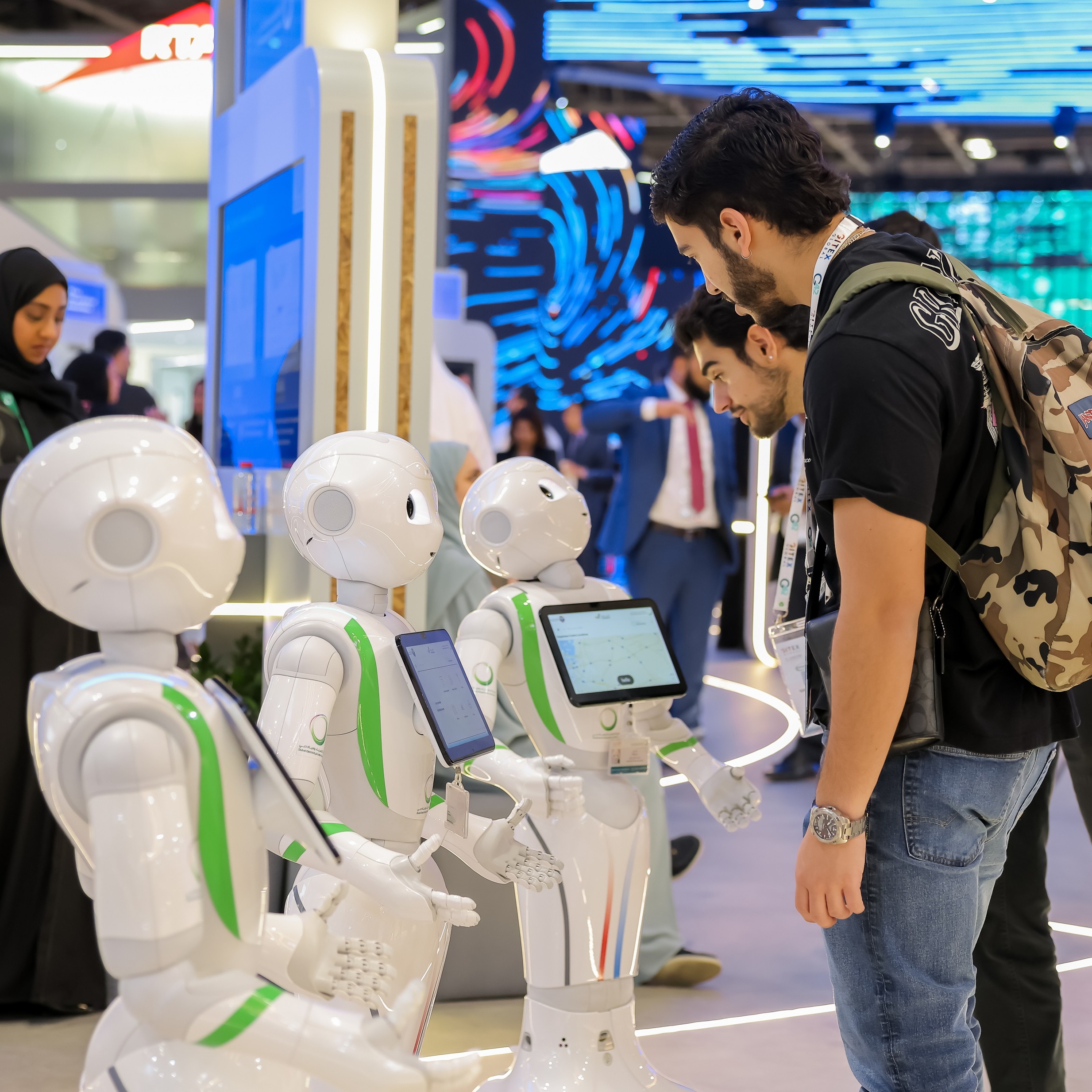 منصة هيئة كهرباء ومياه دبي في "جيتكس غلوبال 2025" تحتضن سحوبات ومسابقات وأنشطة تفاعلية وتوعوية episode artwork