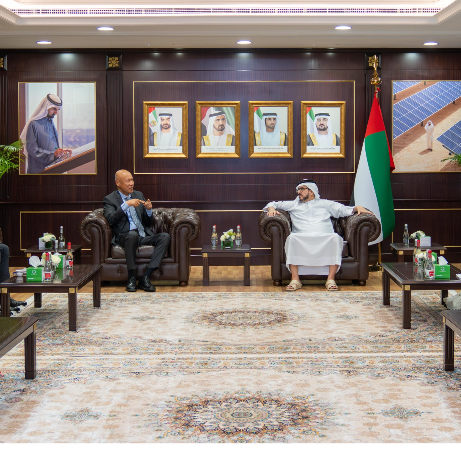 ناقشا تعزيز التعاون في الأمن السيبراني والتحول الرقمي  معالي سعيد محمد الطاير يلتقي المؤسس والرئيس التنفيذي لشركة "فورتينت"  episode artwork