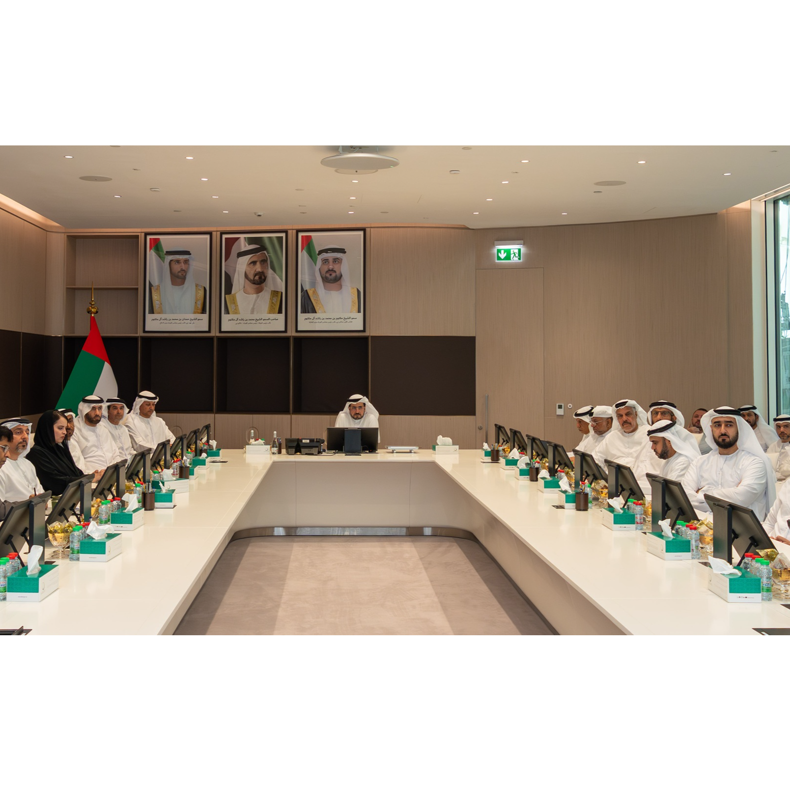 الهيئة أول مؤسسة خدماتية قائمة على الذكاء الاصطناعي على مستوى العالم  هيئة كهرباء ومياه دبي تنظم ثاني خلوة للذكاء الاصطناعي المساعد في "الشراع"، أعلى وأكبر وأذكى مبنى حكومي إيجابي الطاقة في العالم episode artwork