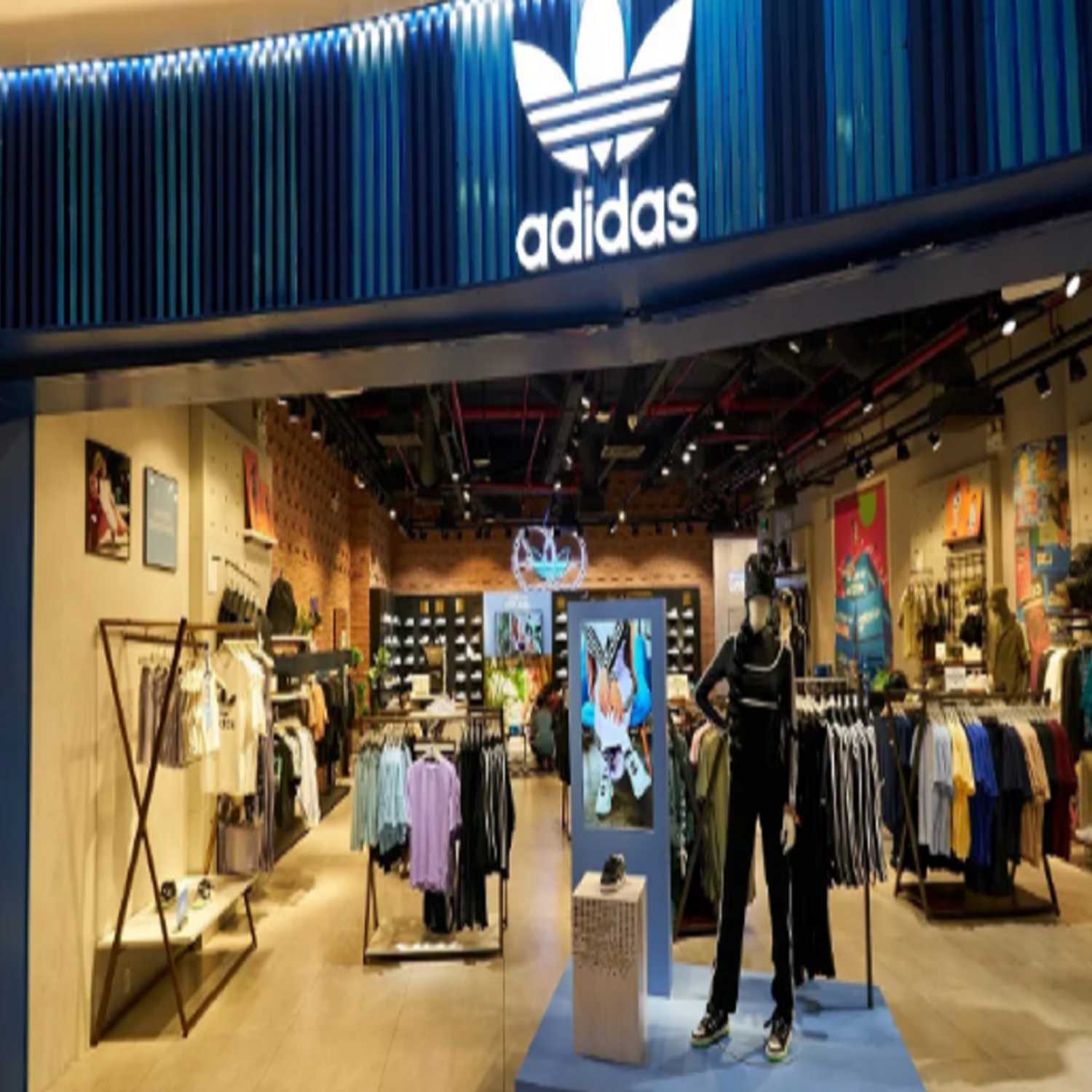 قفزة في مبيعات شركة Adidas للملابس الرياضية الألمانية