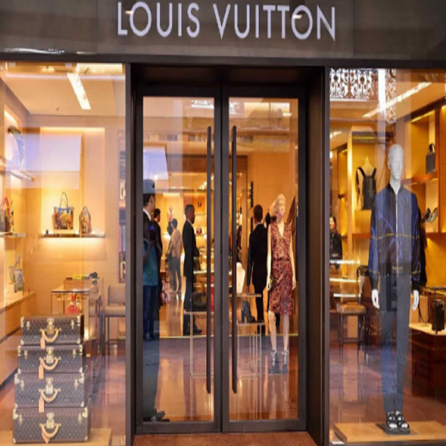 ارتفاع هائل في مبيعات مجموعة Louis Vuitton للأزياء الفرنسية