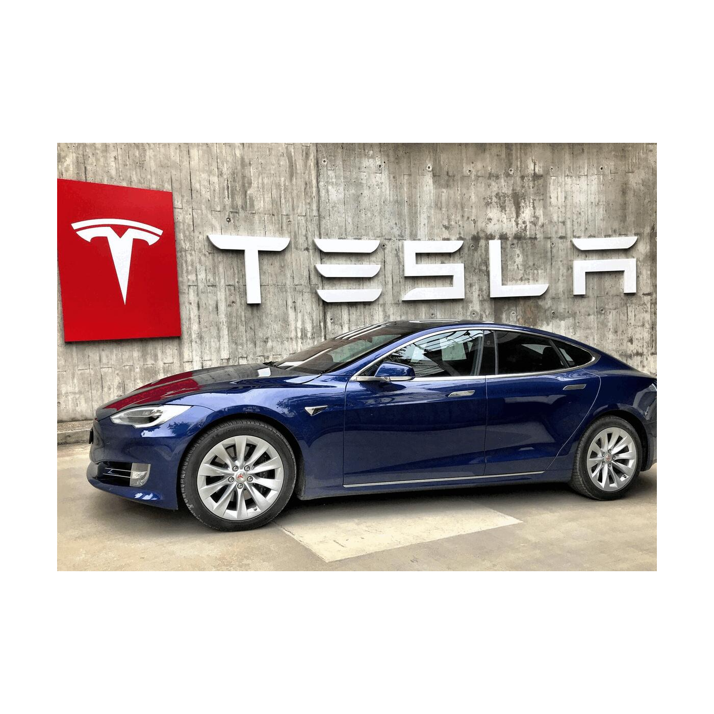 تخسر Teslaصدارة مبيعات السيارات الكهربائية في الصين