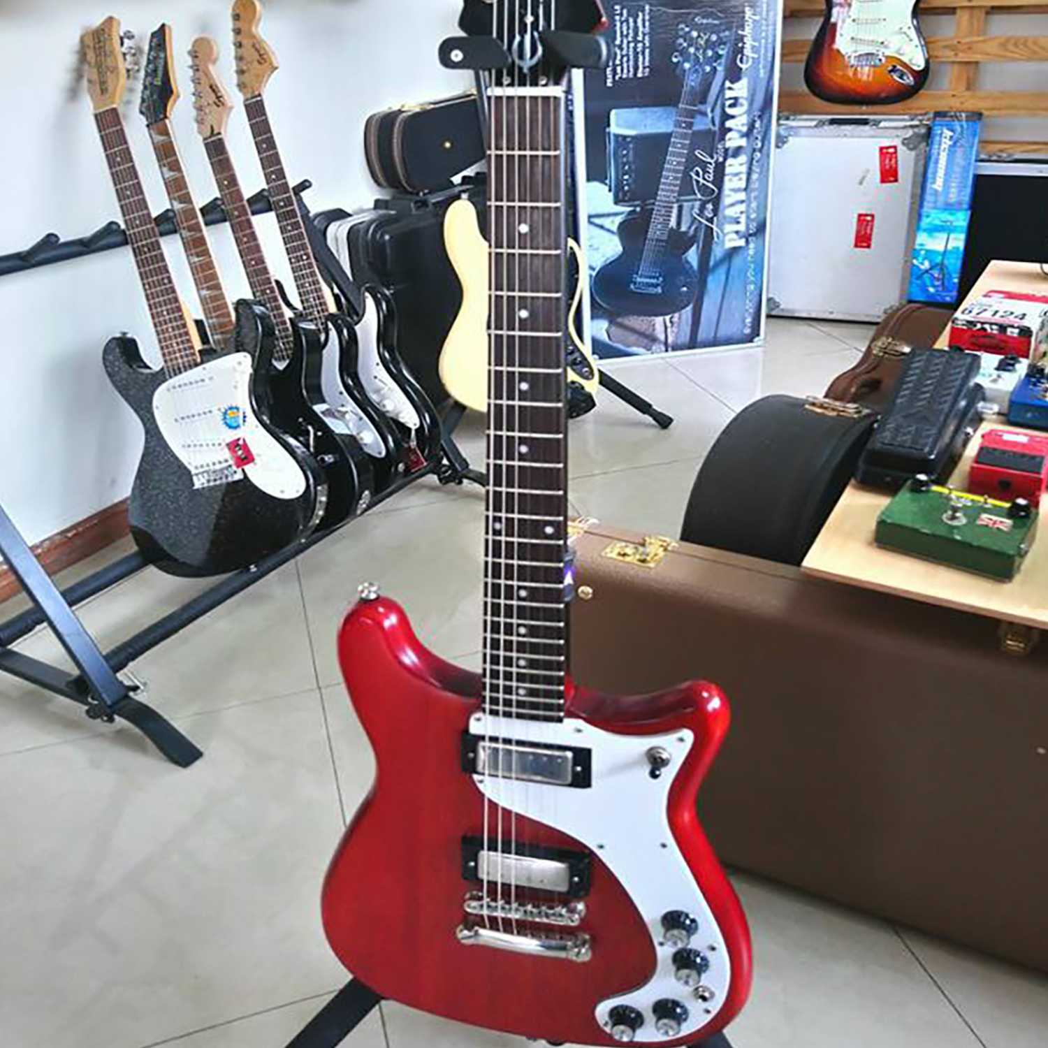 Todo lo que quieres saber sobre electrónica y luthería de guitarras, bajos y amplificadores.