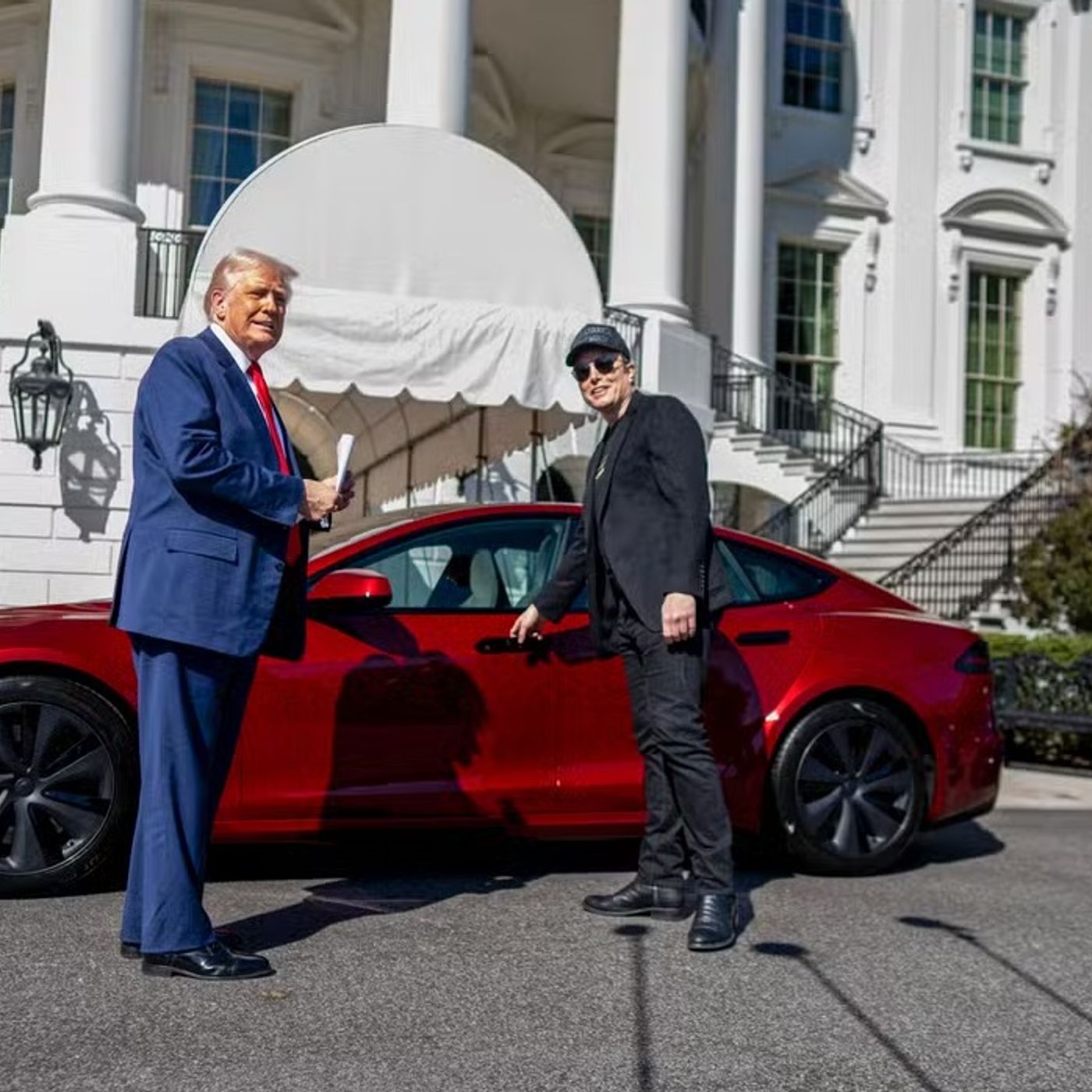 Nizza24: RadioFrance, campagna anti-Tesla - Dazi del 200% sullo champagne ? - Bayrou, Lei non sa chi sono io - Auguri al Principe Alberto II episode artwork