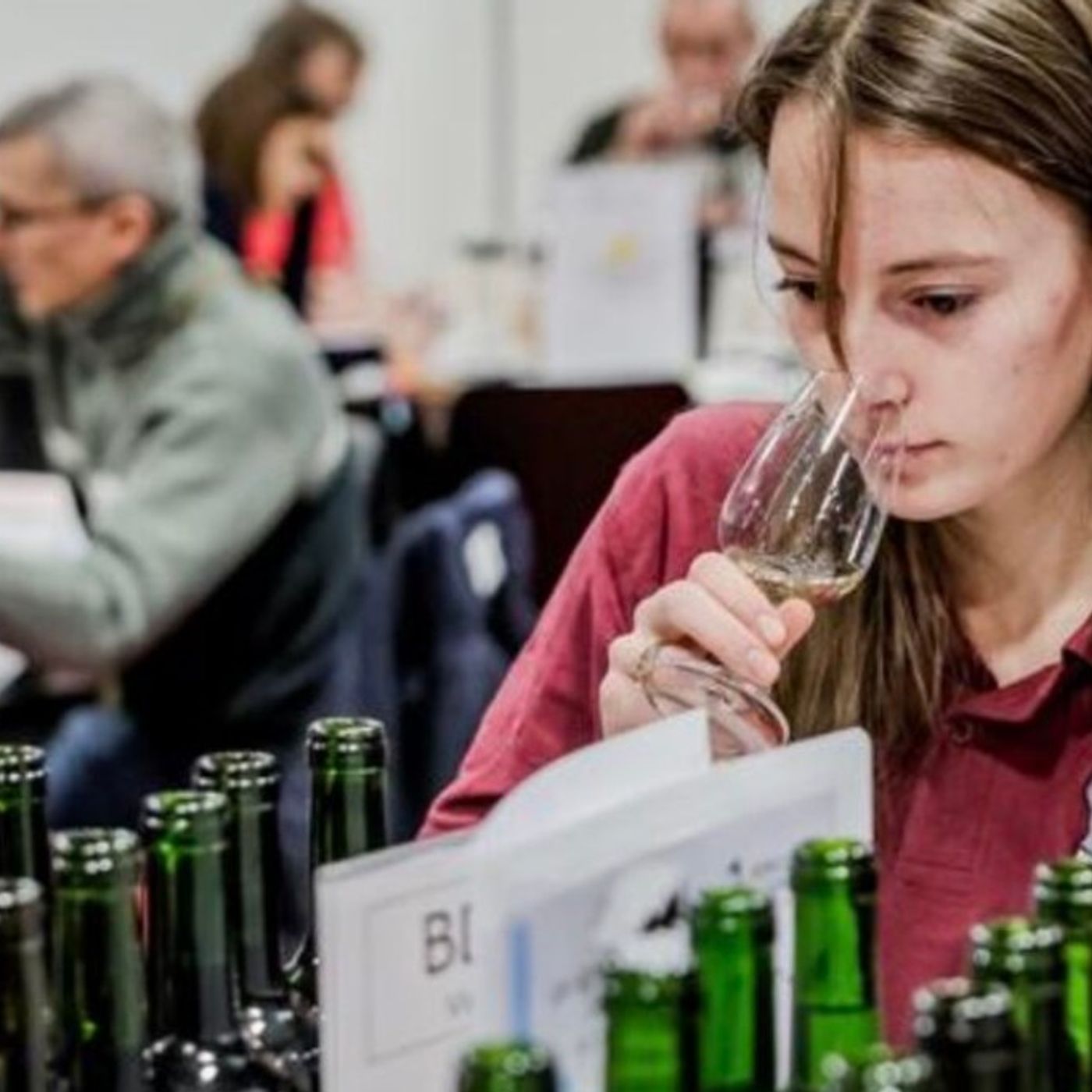 Francia24: Affare Epstein, fu Insabbiata ("archiviata") nel 2020 indagine su diplomatico pedocriminale - Crollo Export vini Francesi - Oggi episode artwork