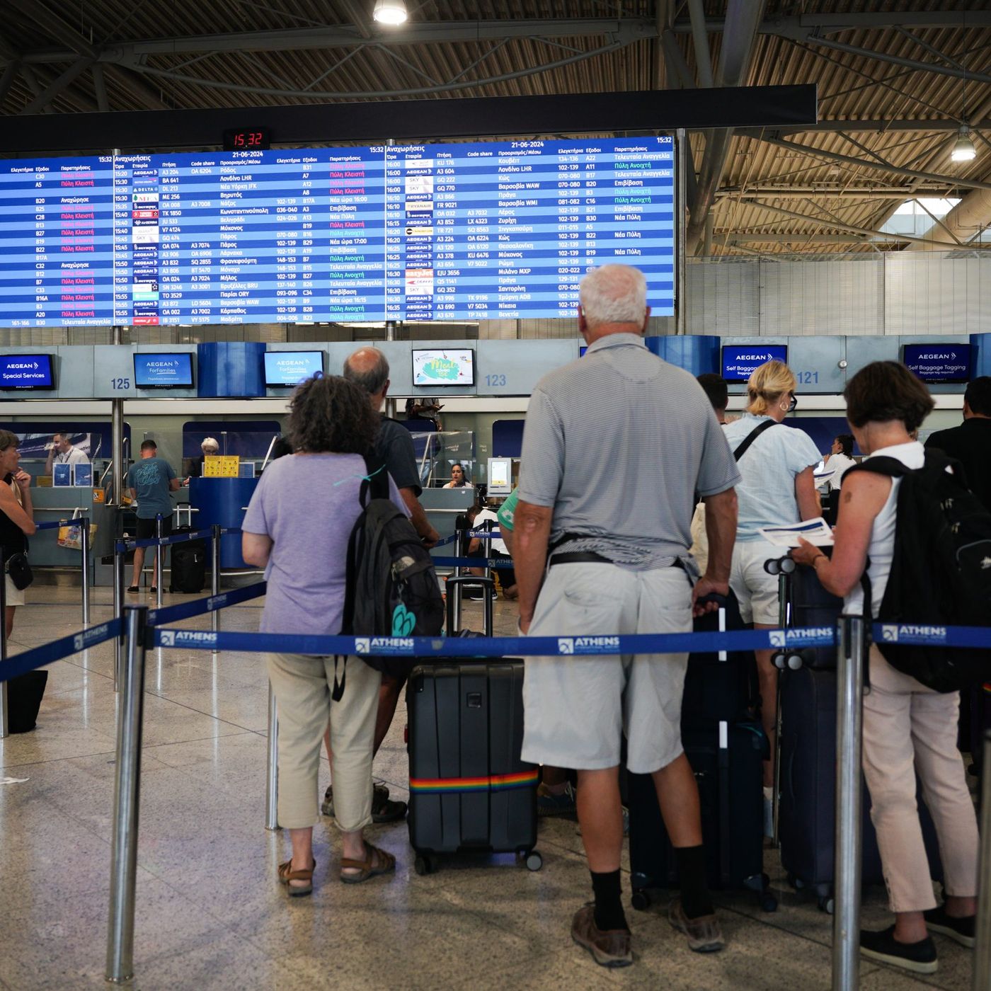 FranciaOggi: Sciopero dei controllori di volo - Piano anti-caldo Région Sud - Météo - notizie internazionali episode artwork