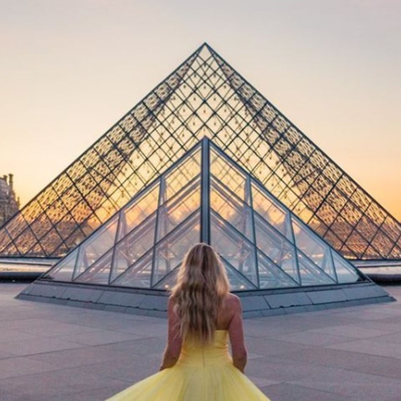 Nizza24: Allarme Louvre, troppi turisti - OCG Nice eliminato dall'Europa League - Number Station questo Week End episode artwork