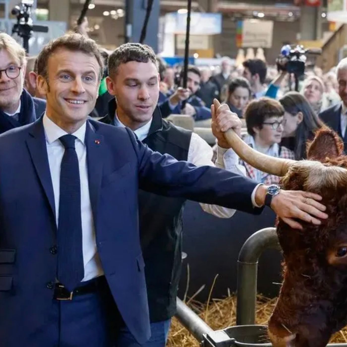 Francia24 -2025 in bilico: tra  crisi economiche, debito e incertezze globali - Mercosur, Bilancio 2026 e altre notizie dalla Francia - Mete episode artwork