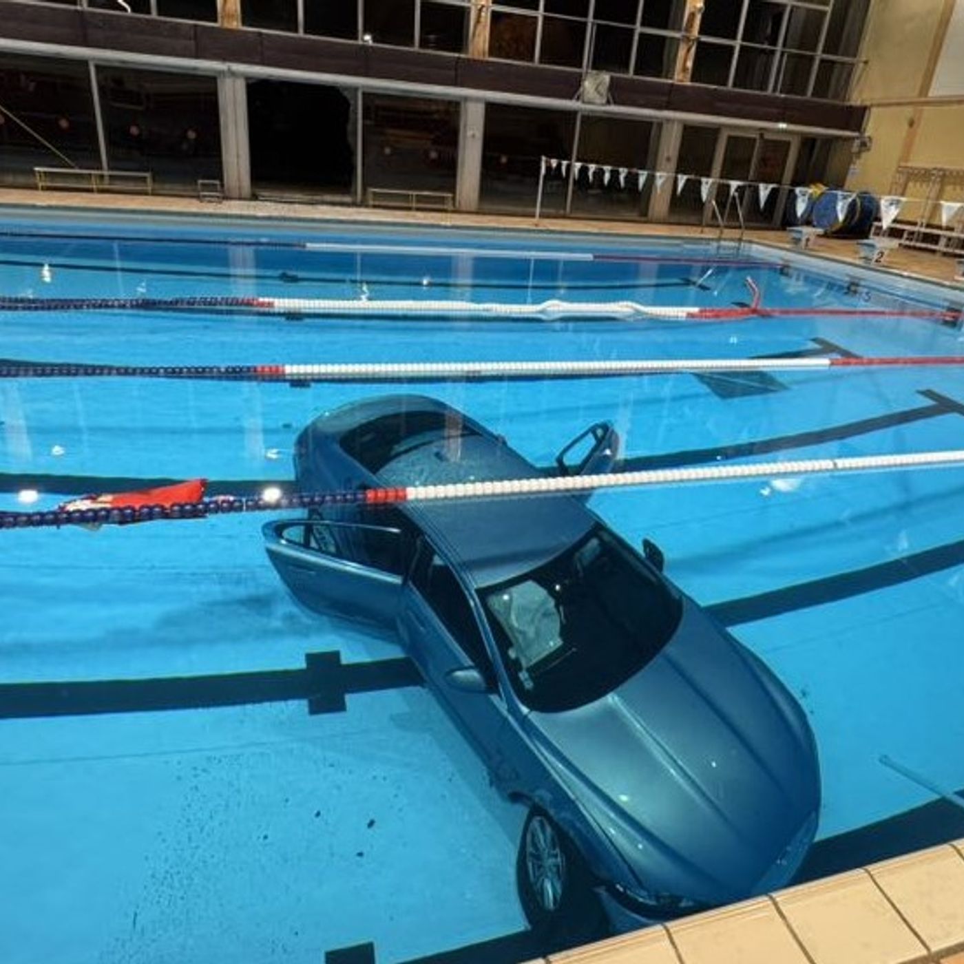 Nizza24 week-end: Auto Finisce nella Piscina a La Ciotat - Nuova Vita per la Gare du Sud - Riaparte il Train des Merveilles - Météo episode artwork